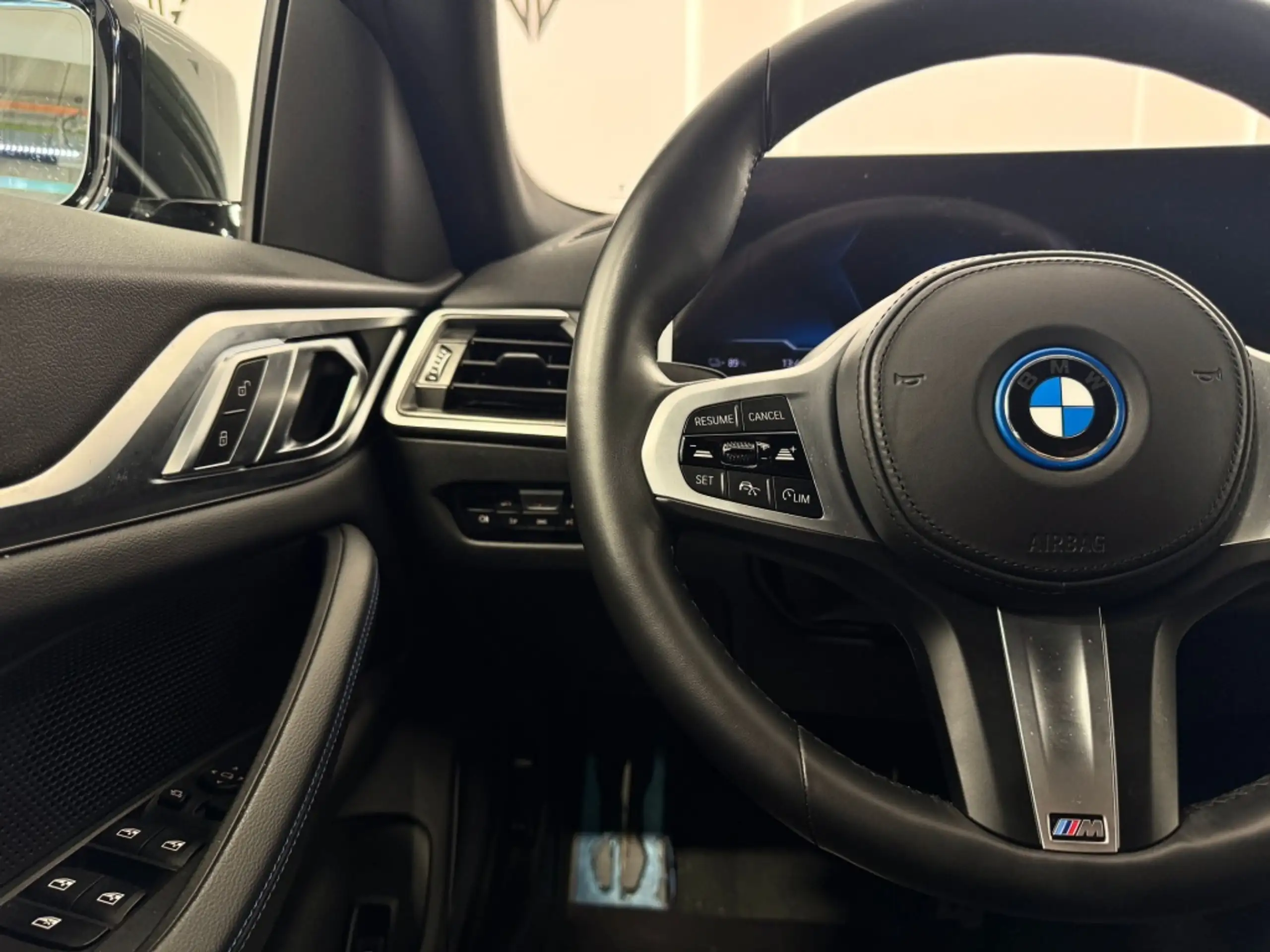 BMW - i4