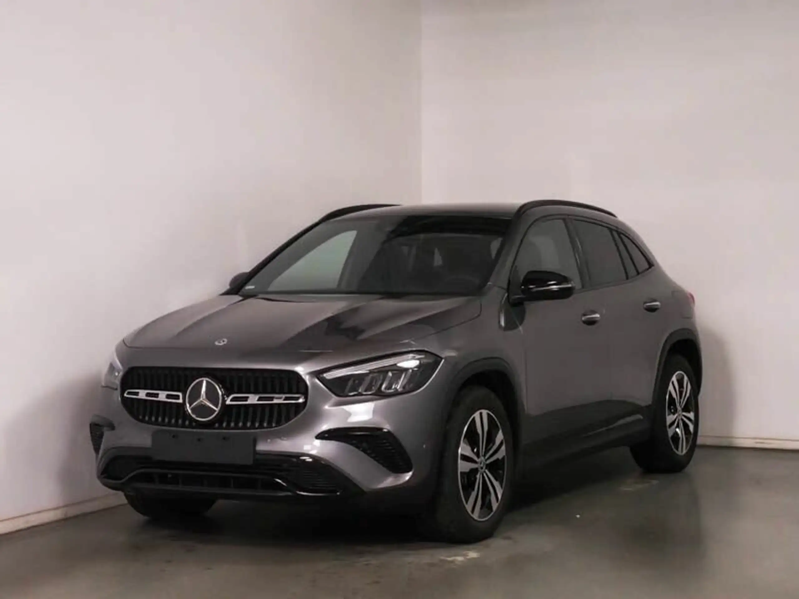 Mercedes-Benz - GLA 220