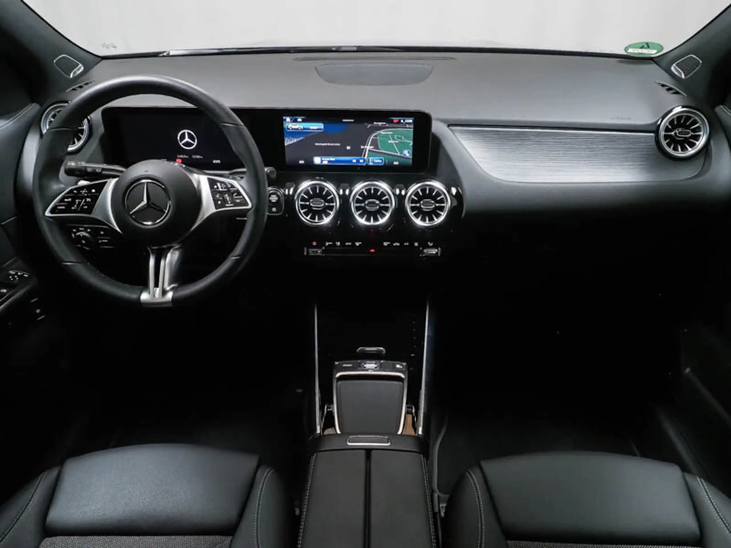 Mercedes-Benz - GLA 220