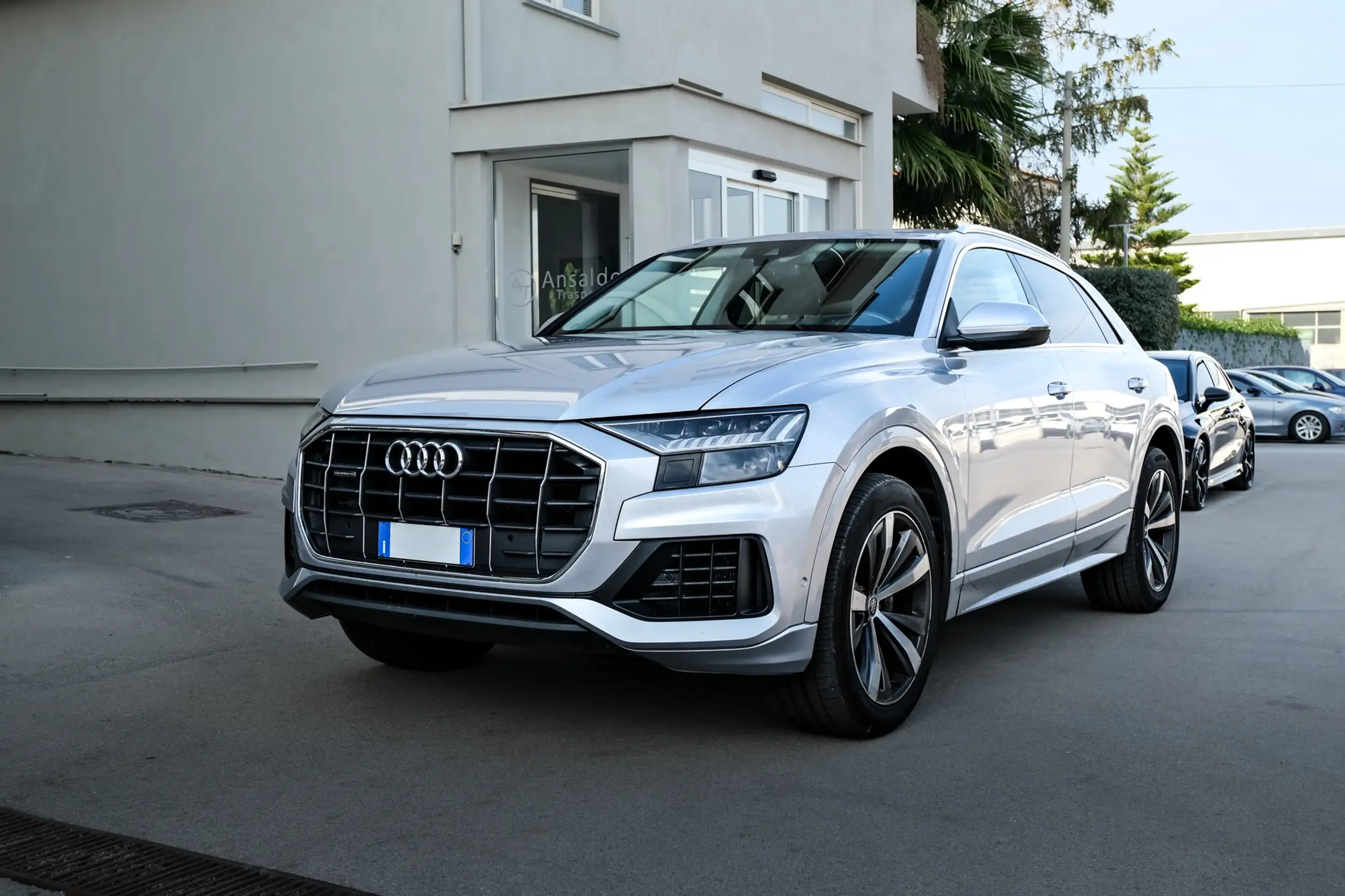 Audi - Q8