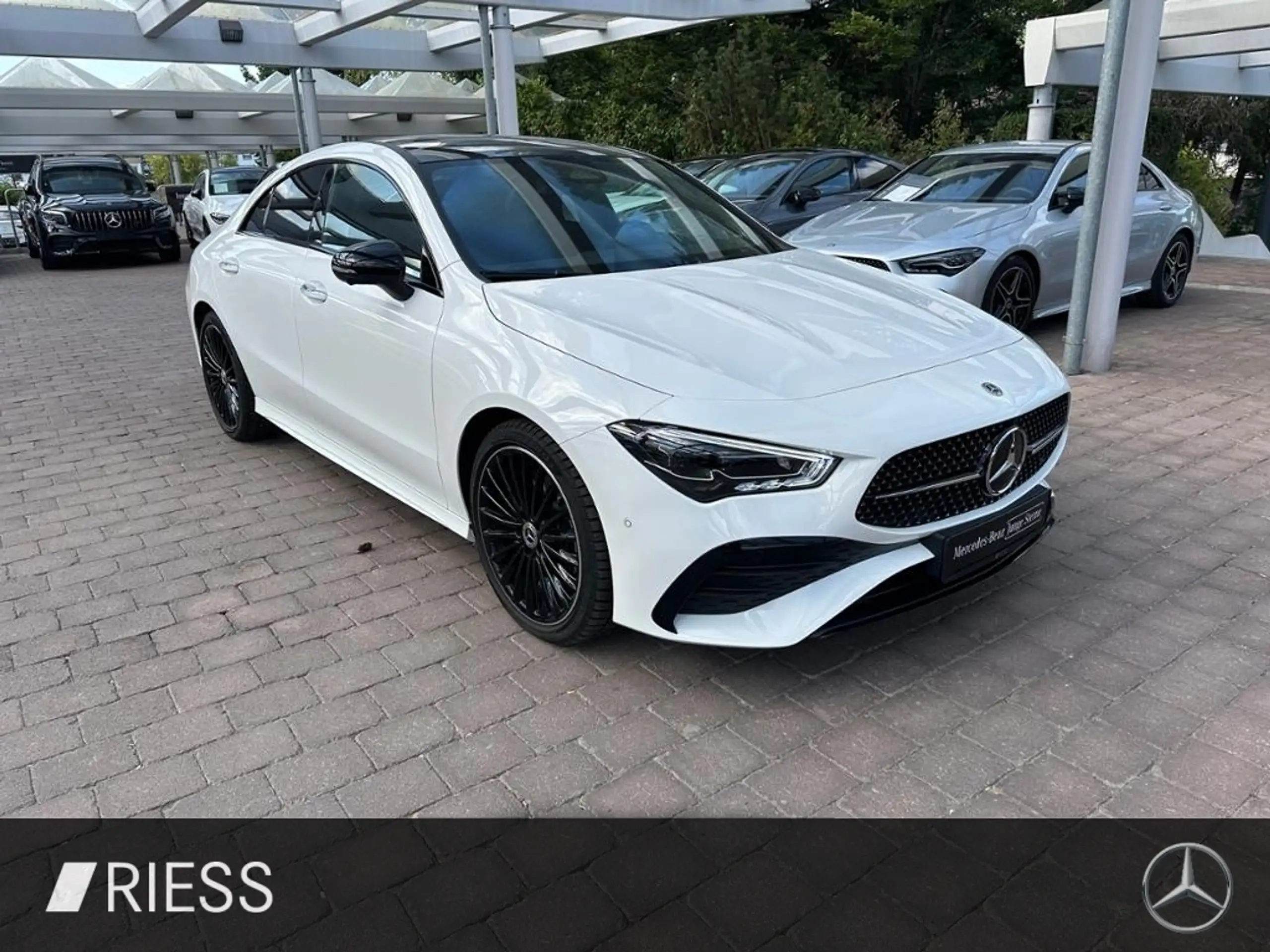 Mercedes-Benz - CLA 220