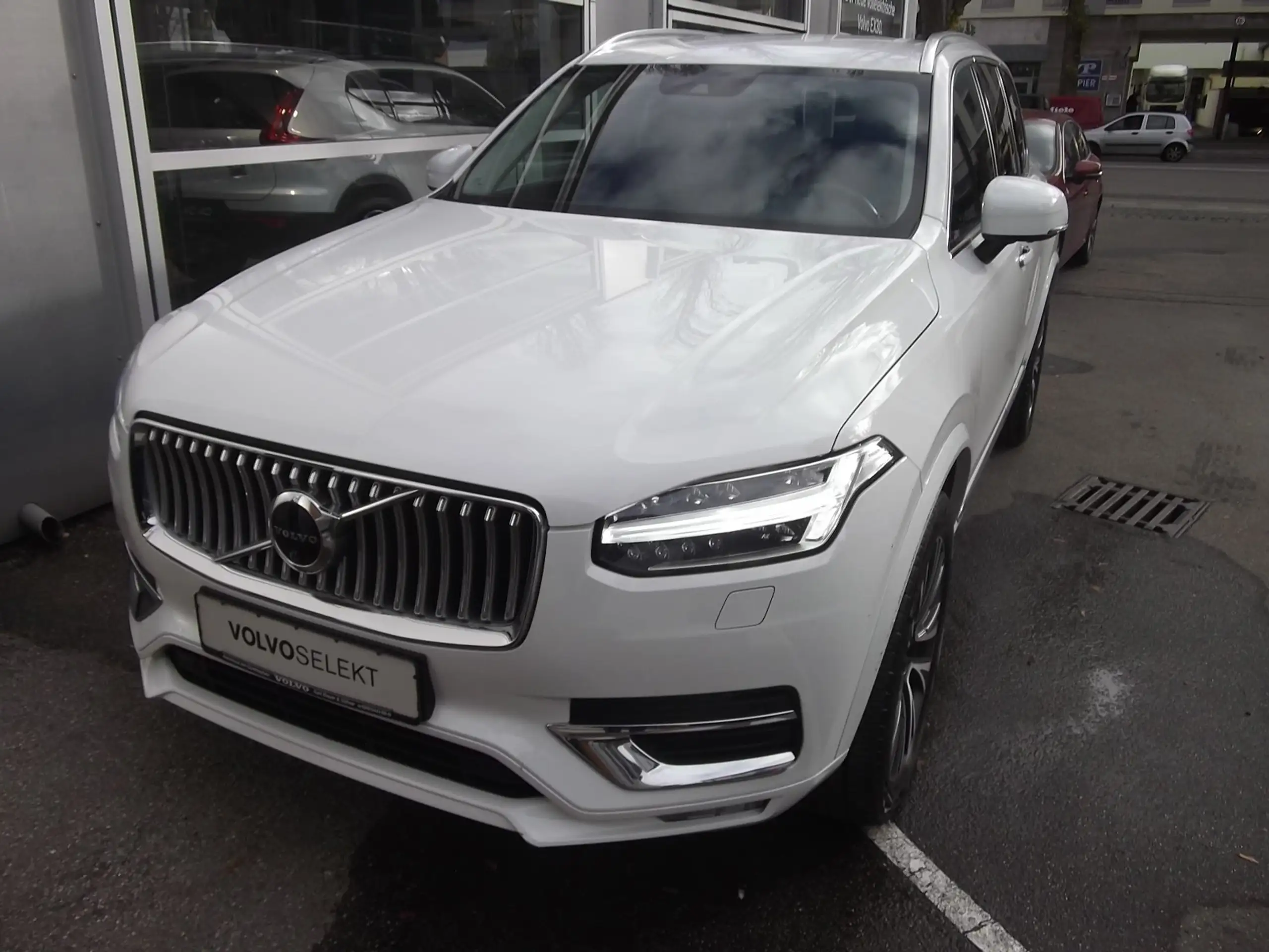 Volvo - XC90