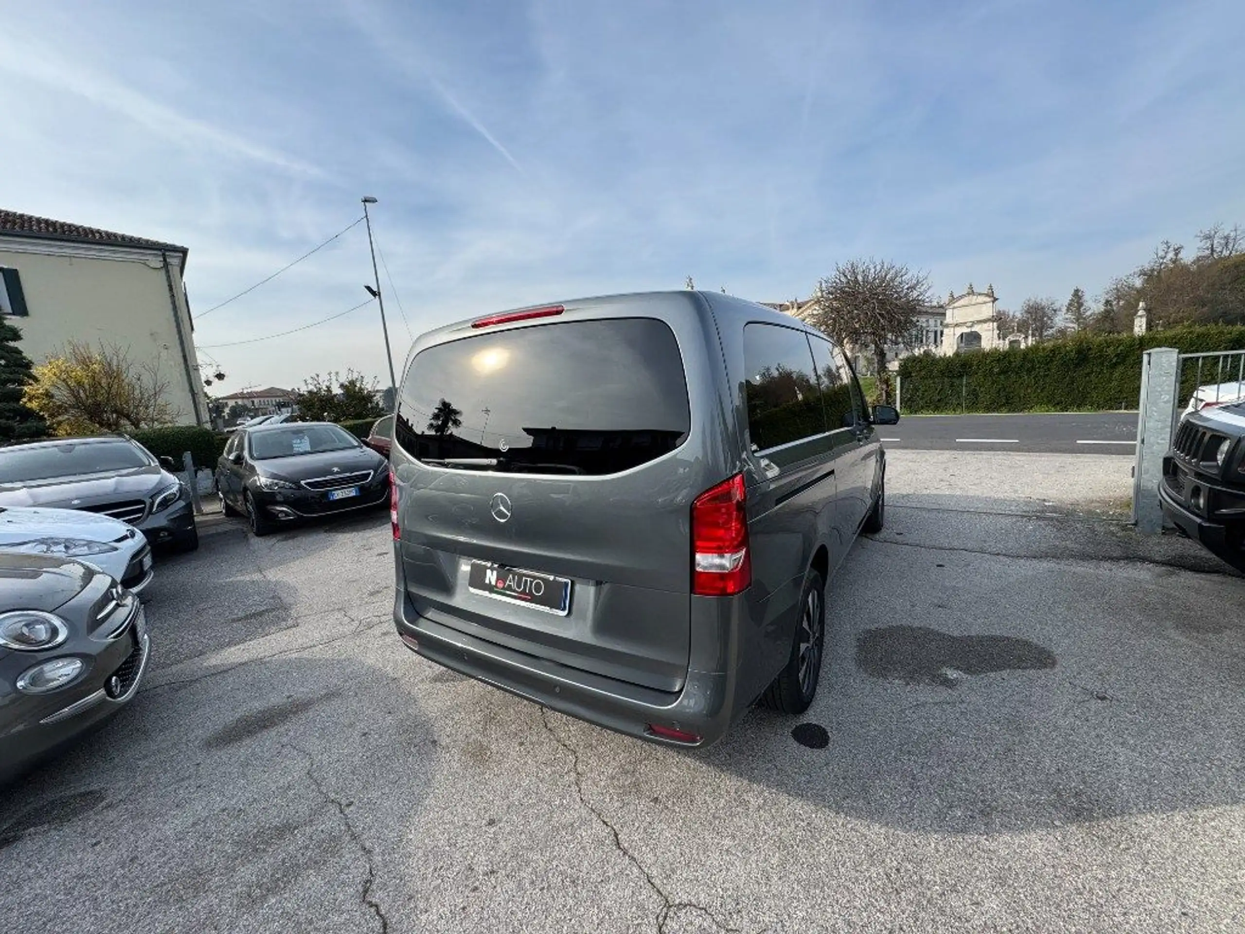 Mercedes-Benz - Vito