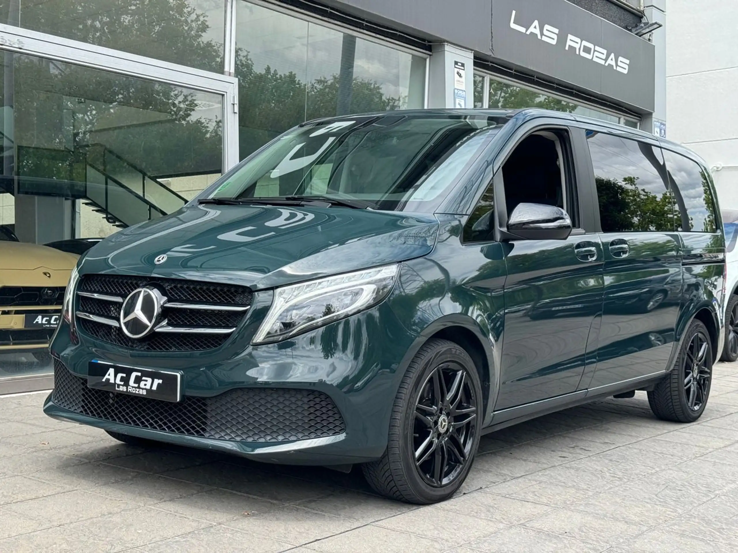 Mercedes-Benz - V