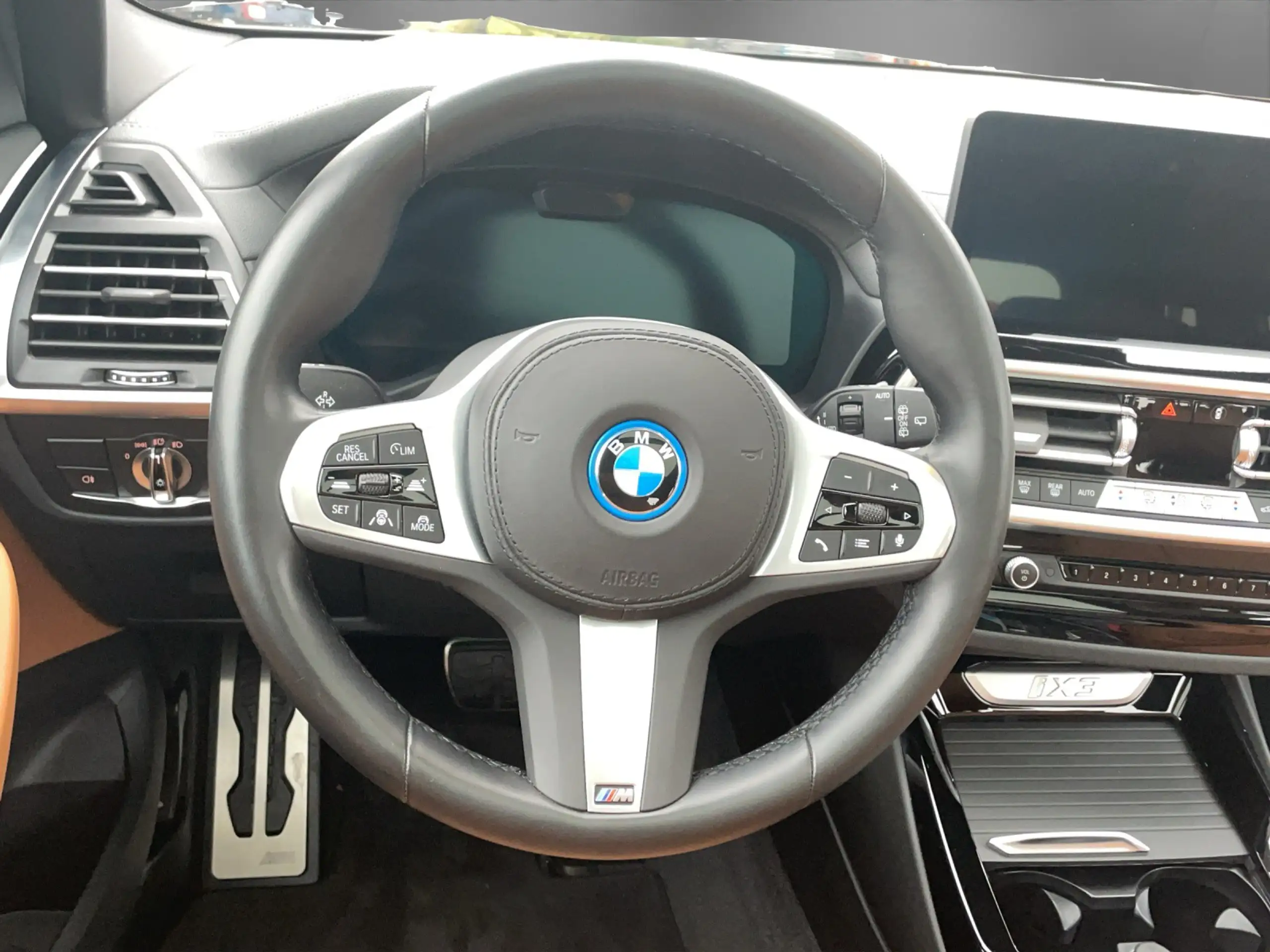 BMW - iX3