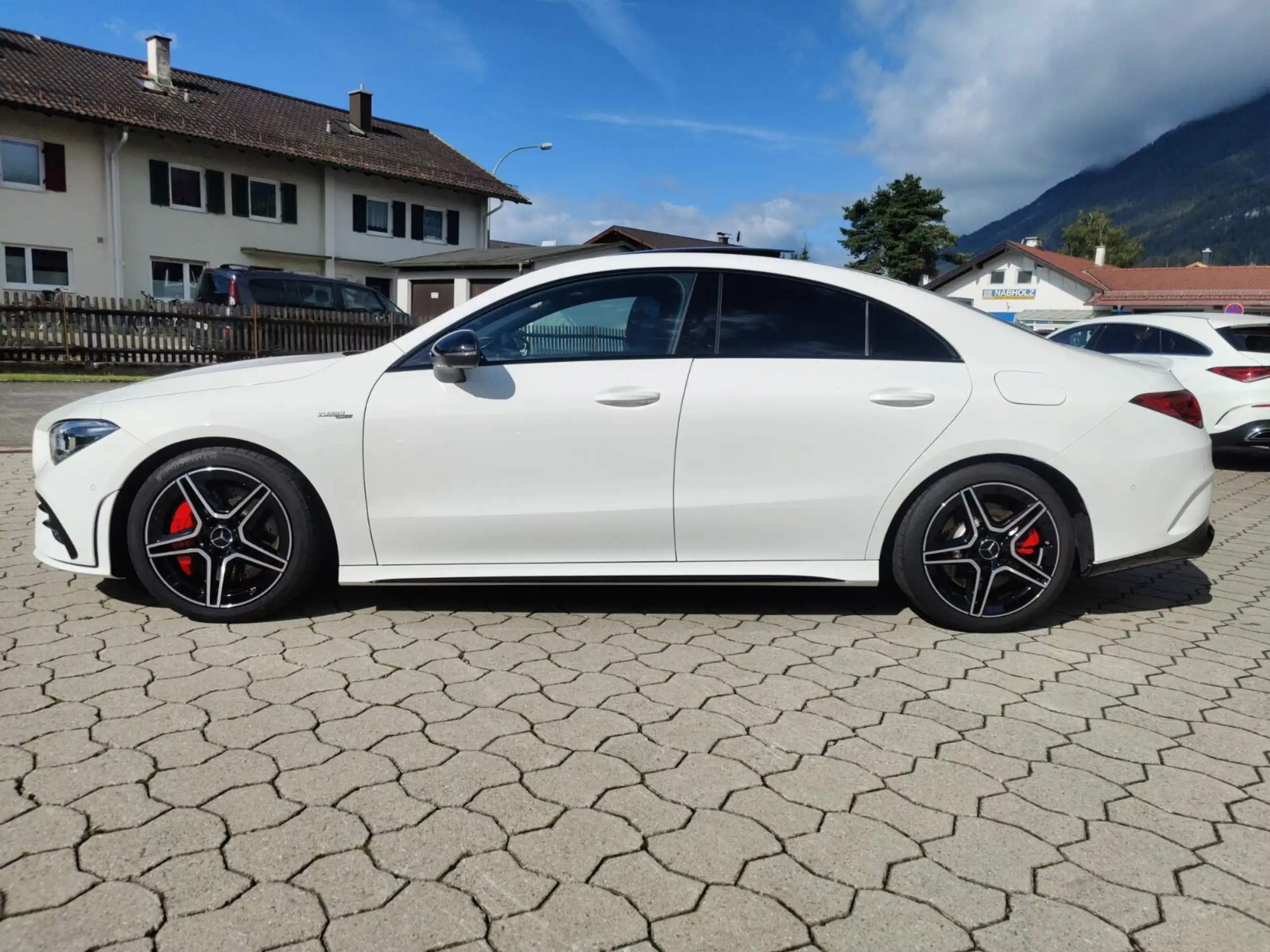 Mercedes-Benz - CLA 35 AMG