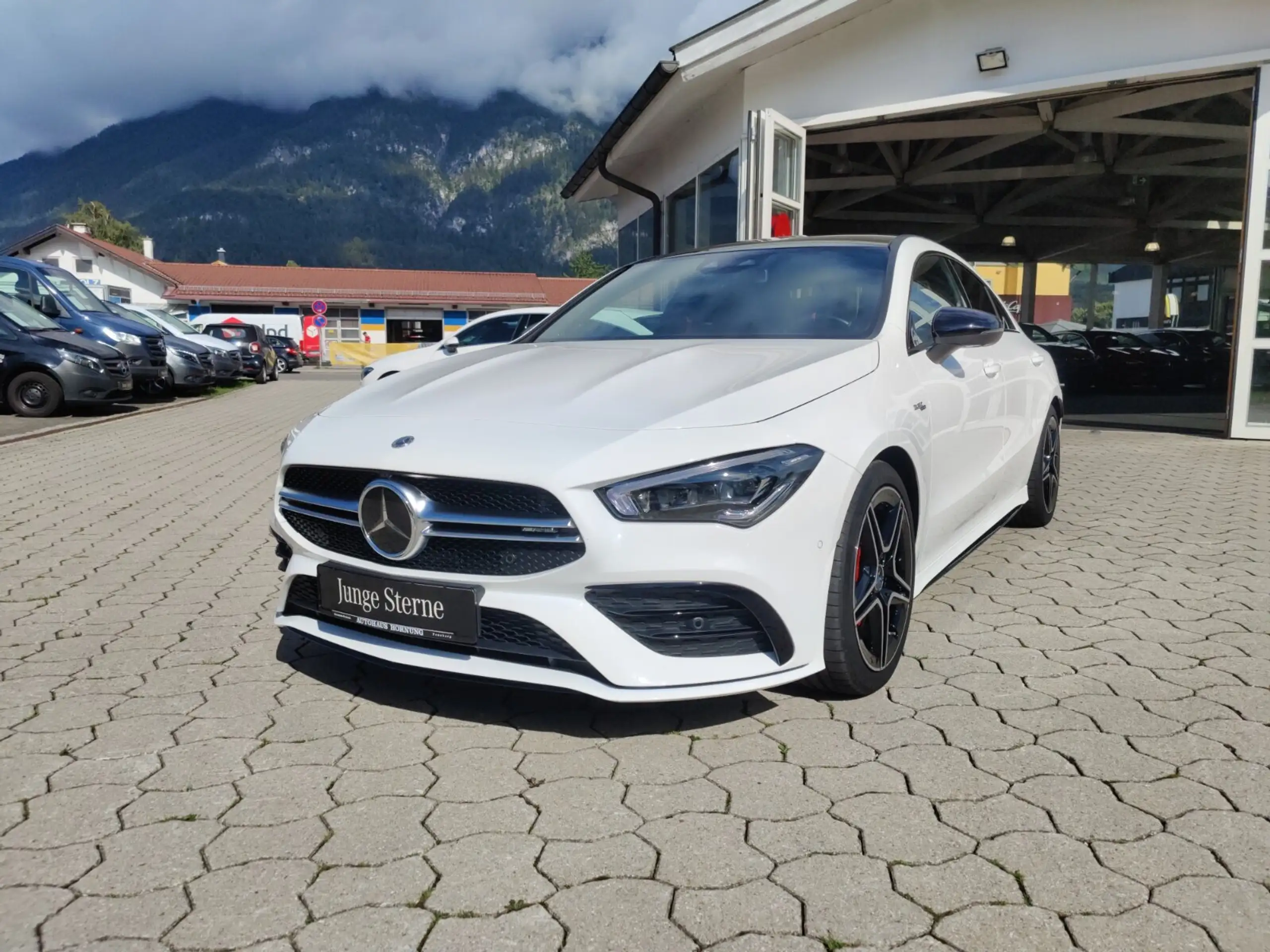 Mercedes-Benz - CLA 35 AMG