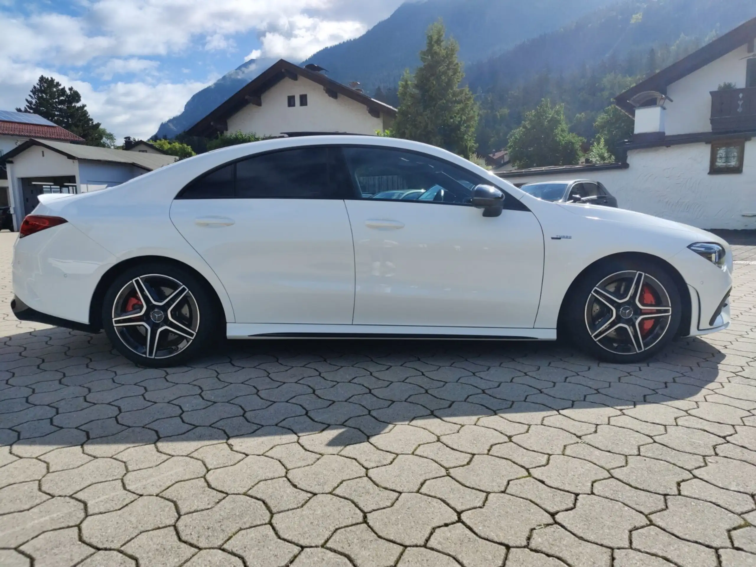 Mercedes-Benz - CLA 35 AMG