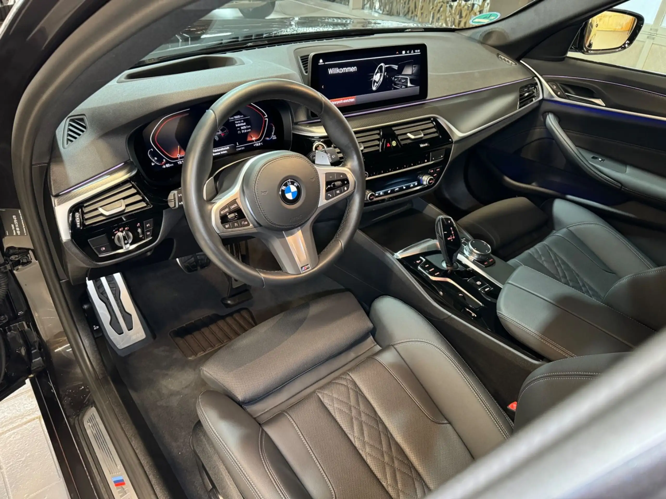 BMW - 530