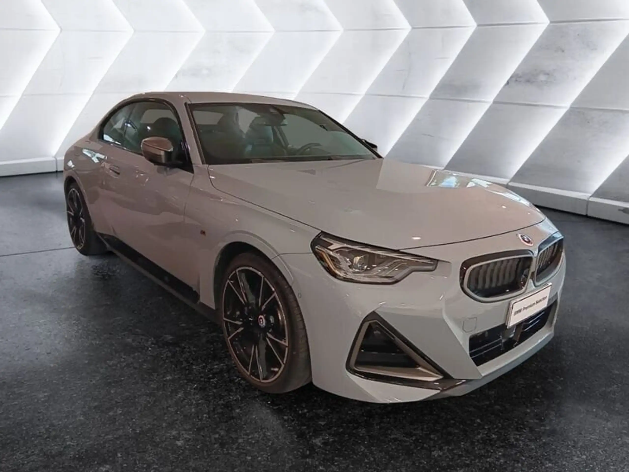 BMW - M2