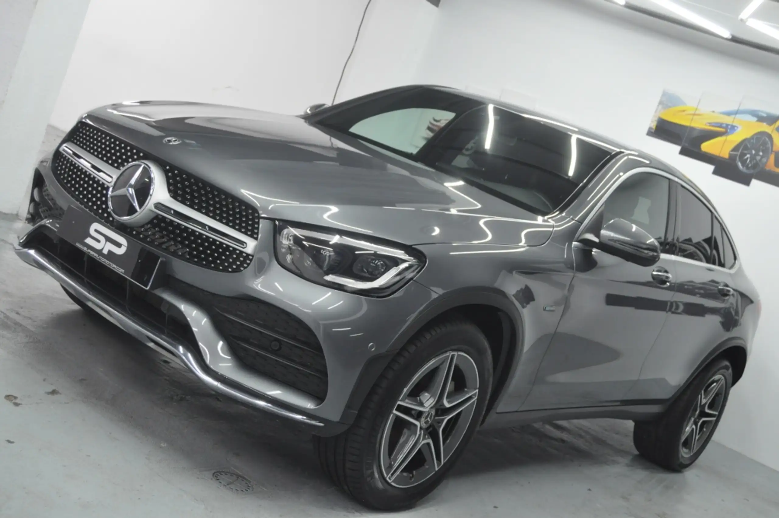 Mercedes-Benz - GLC 300