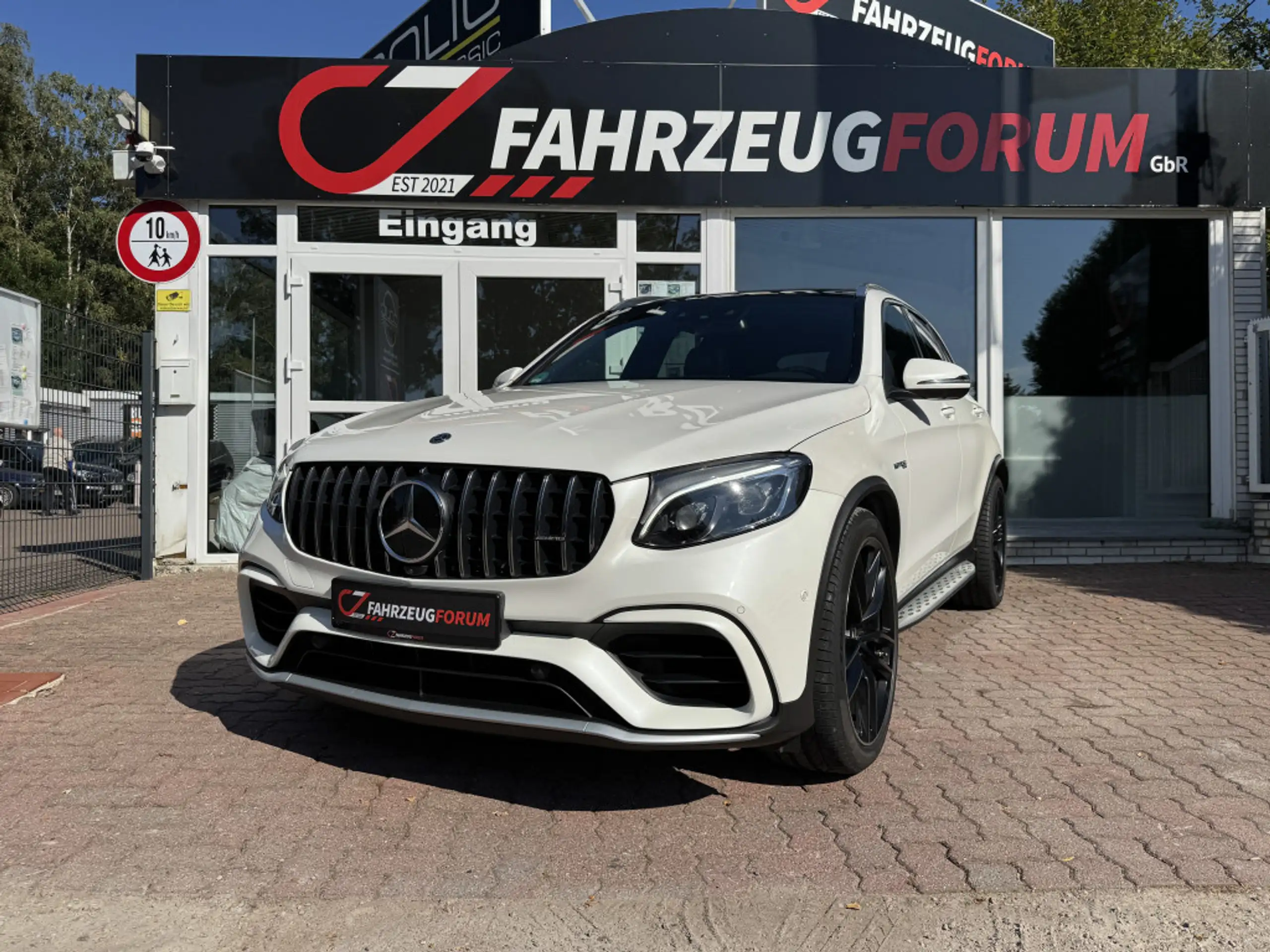 Mercedes-Benz - GLC 63 AMG