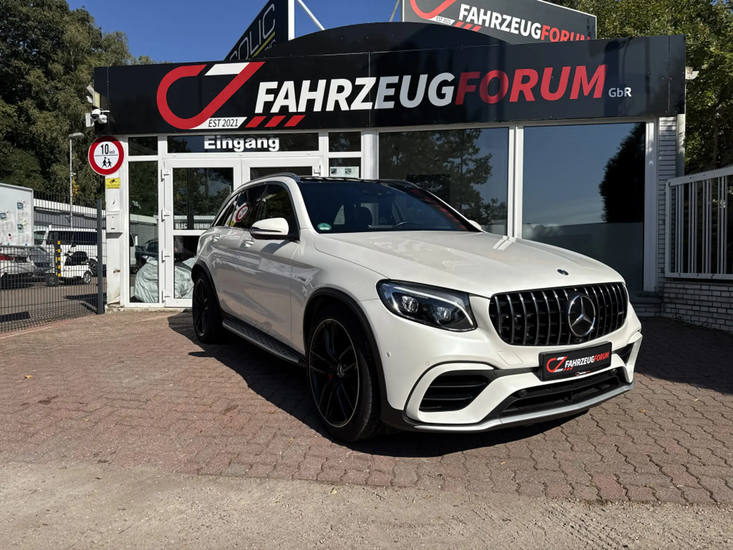 Mercedes-Benz - GLC 63 AMG