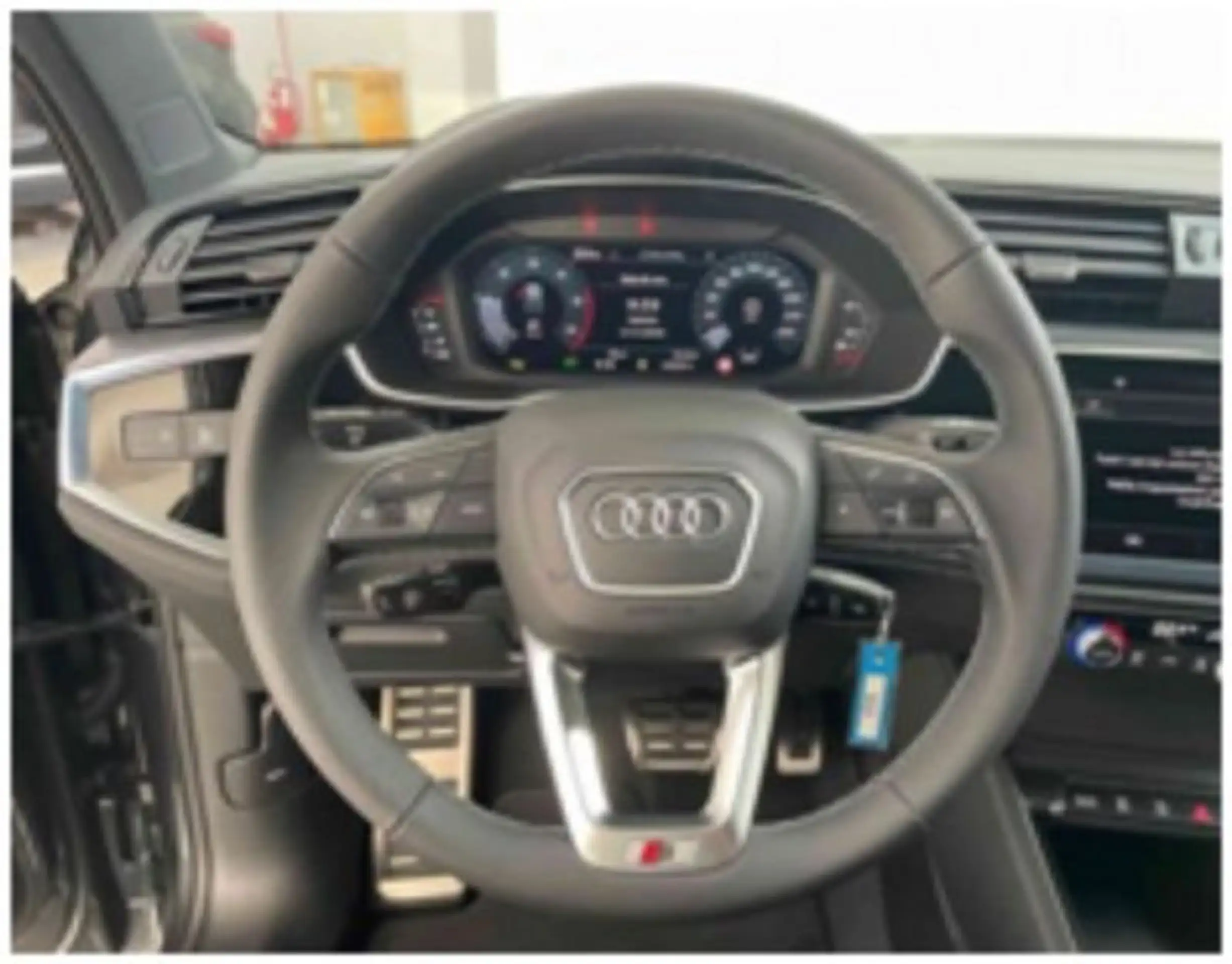 Audi - Q3