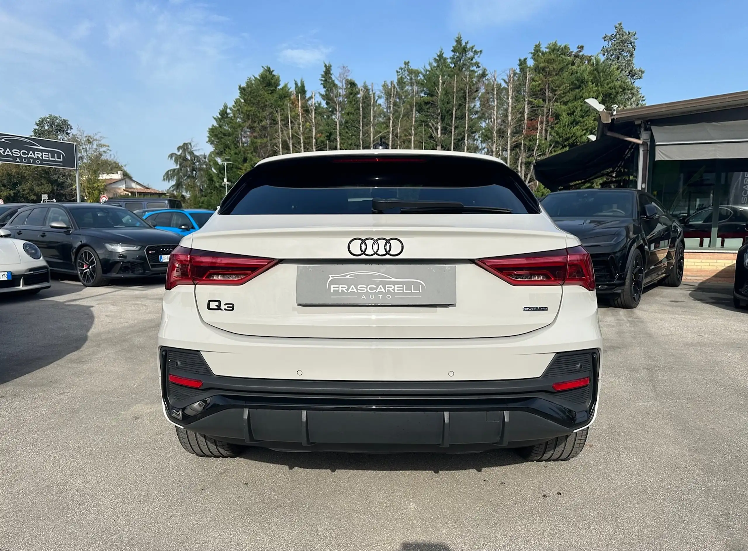 Audi - Q3