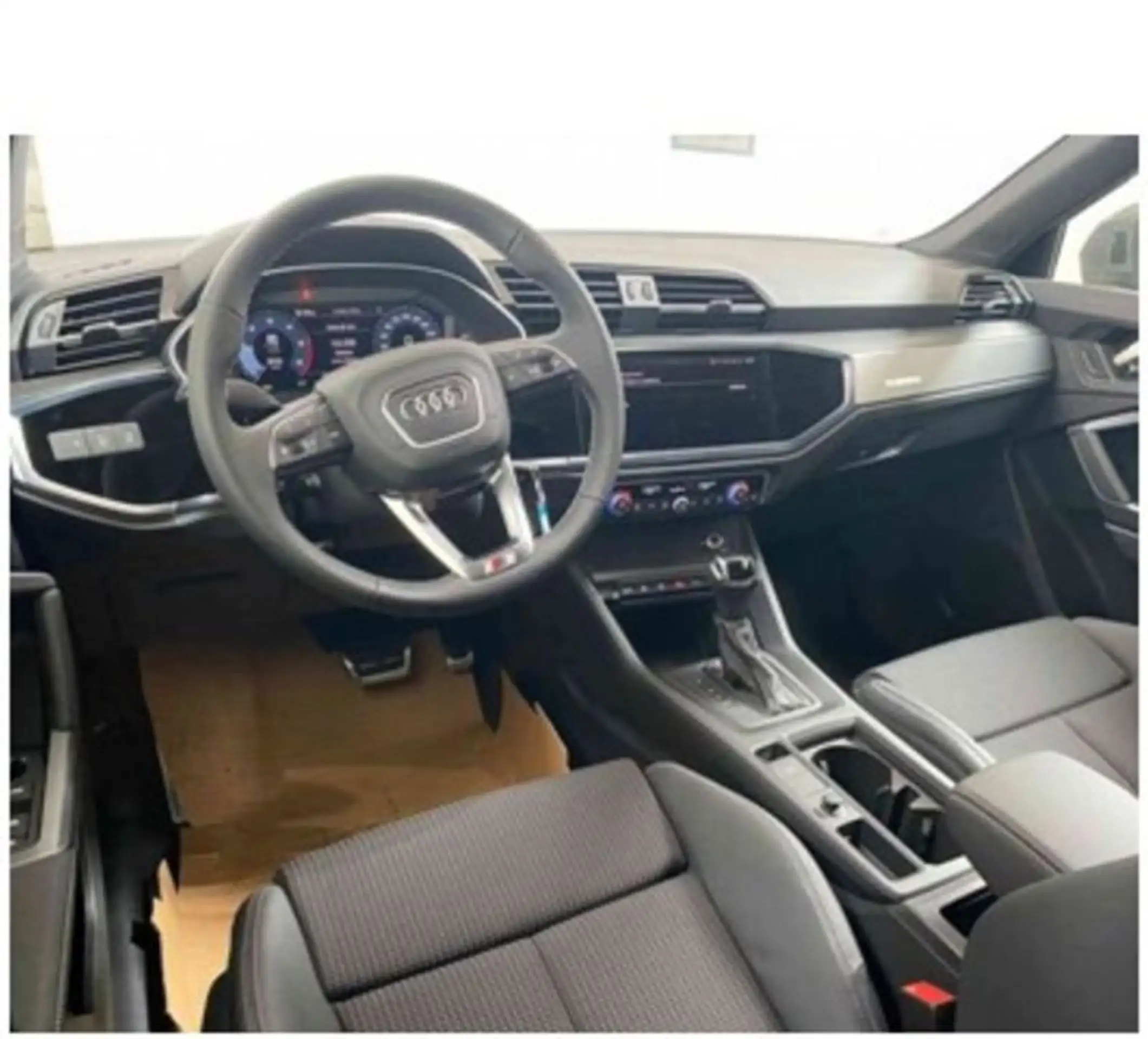 Audi - Q3