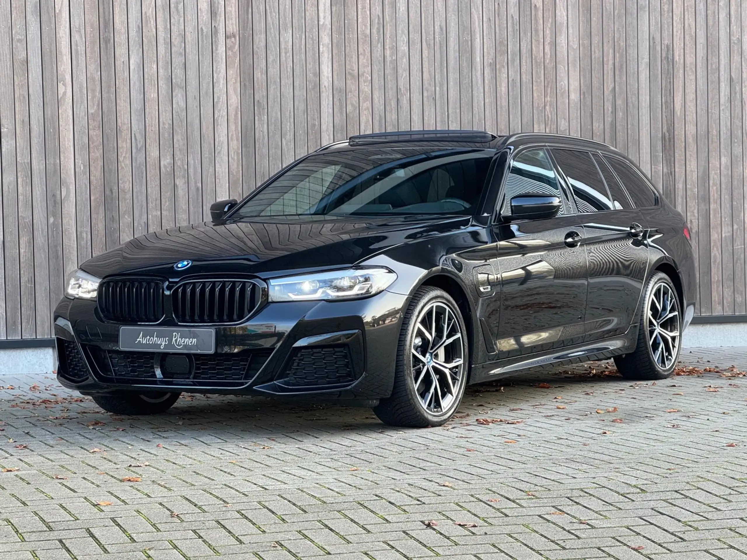 BMW - 530