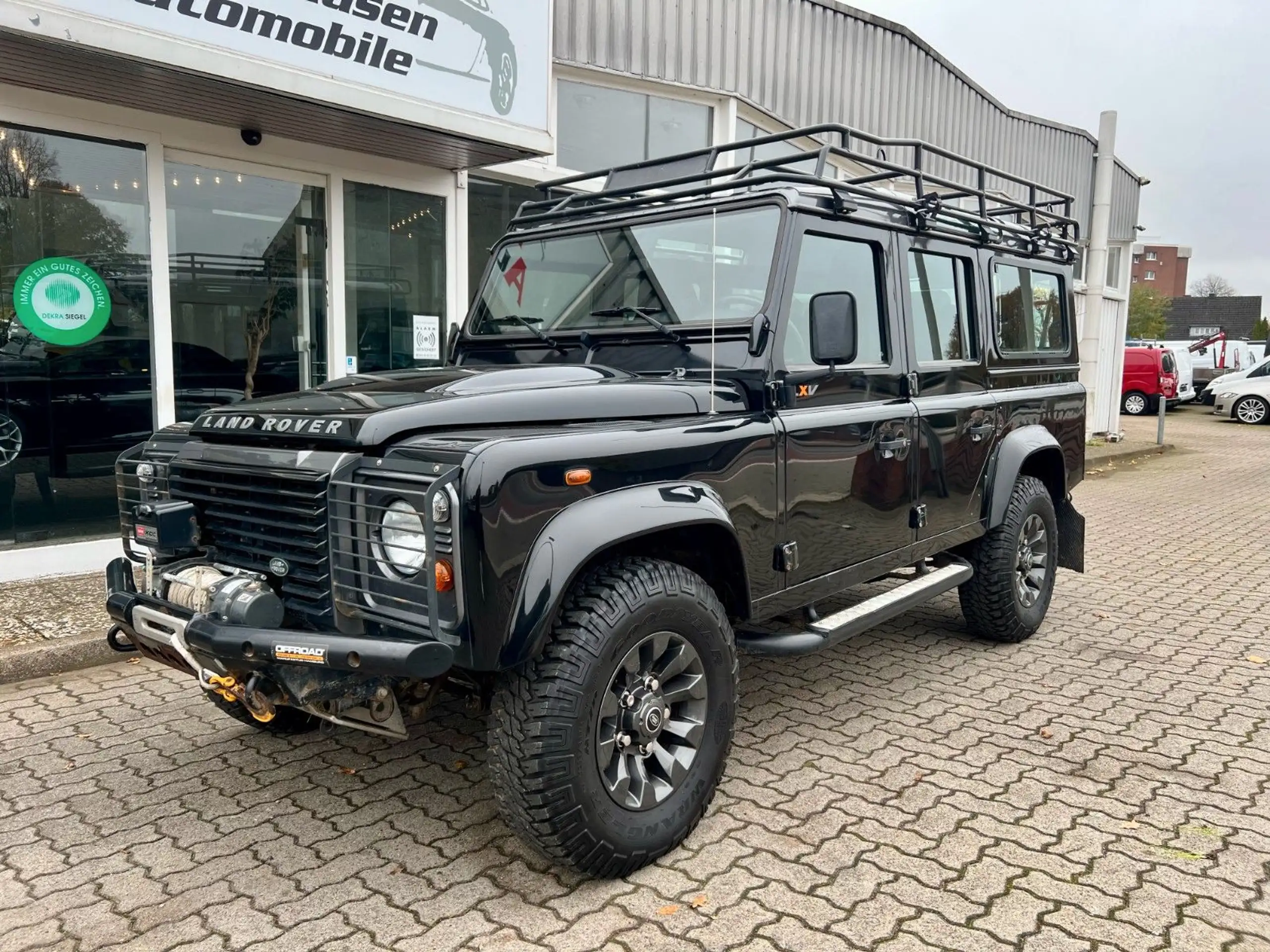 Land Rover - Defender