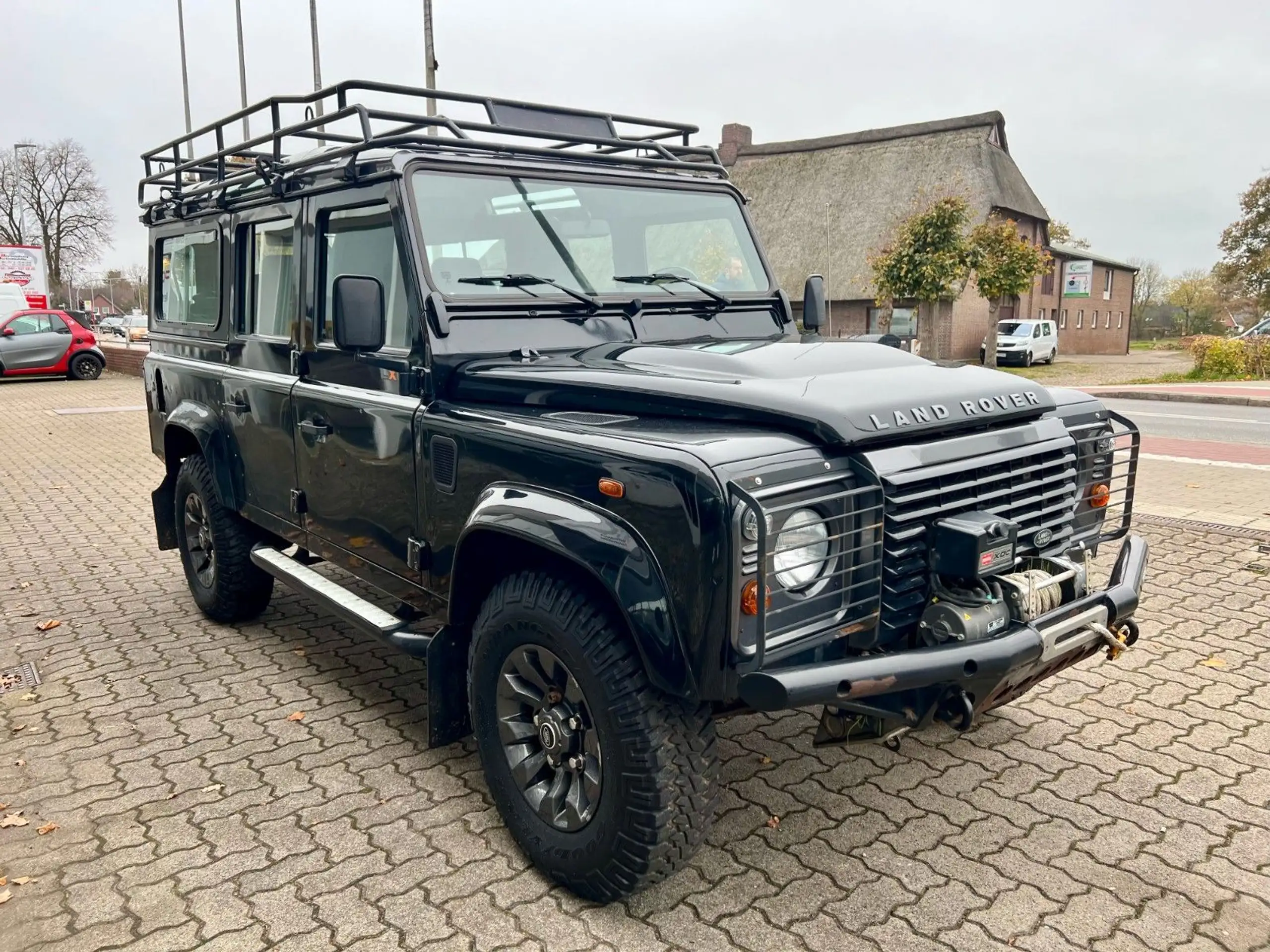 Land Rover - Defender