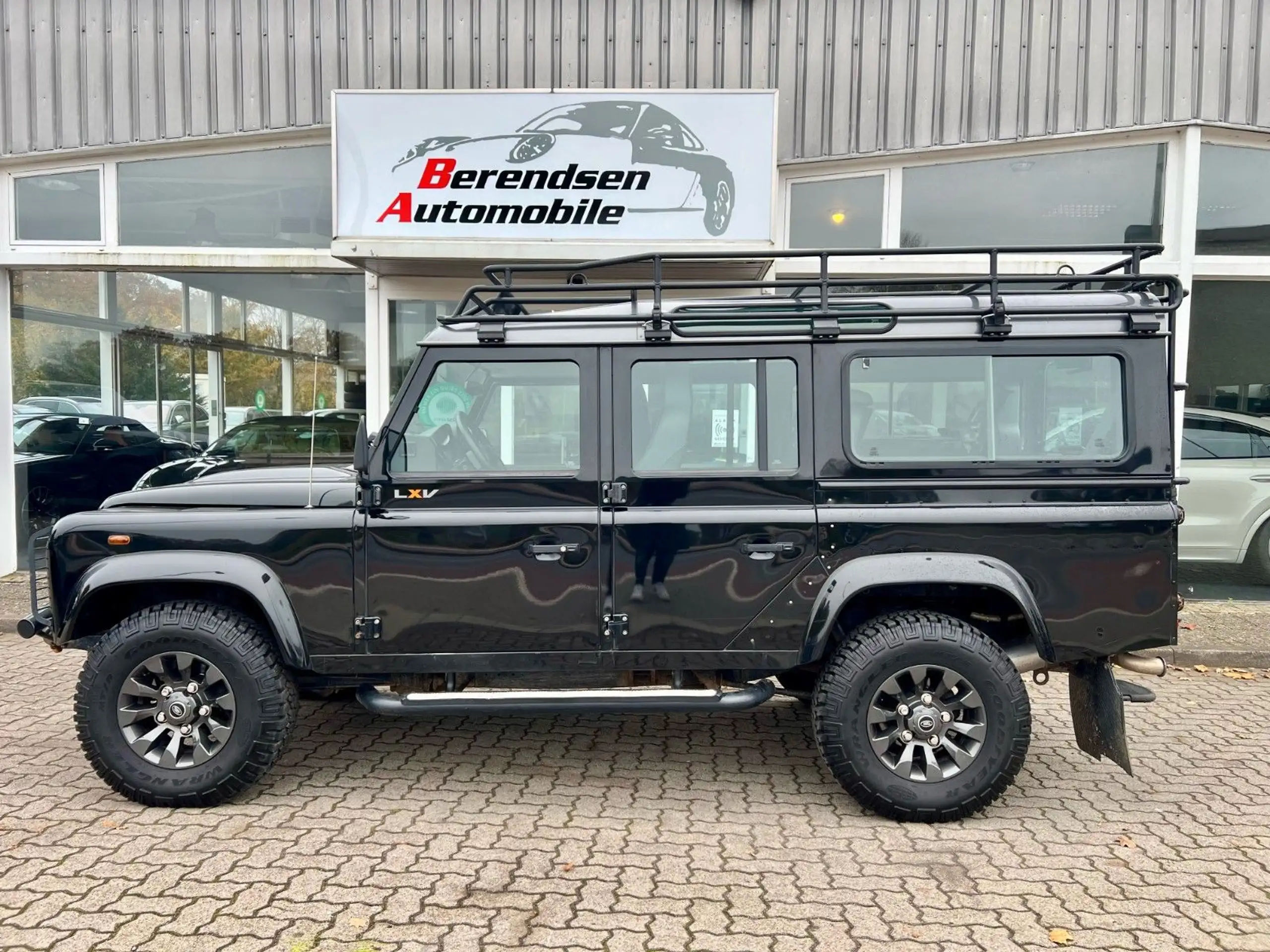 Land Rover - Defender