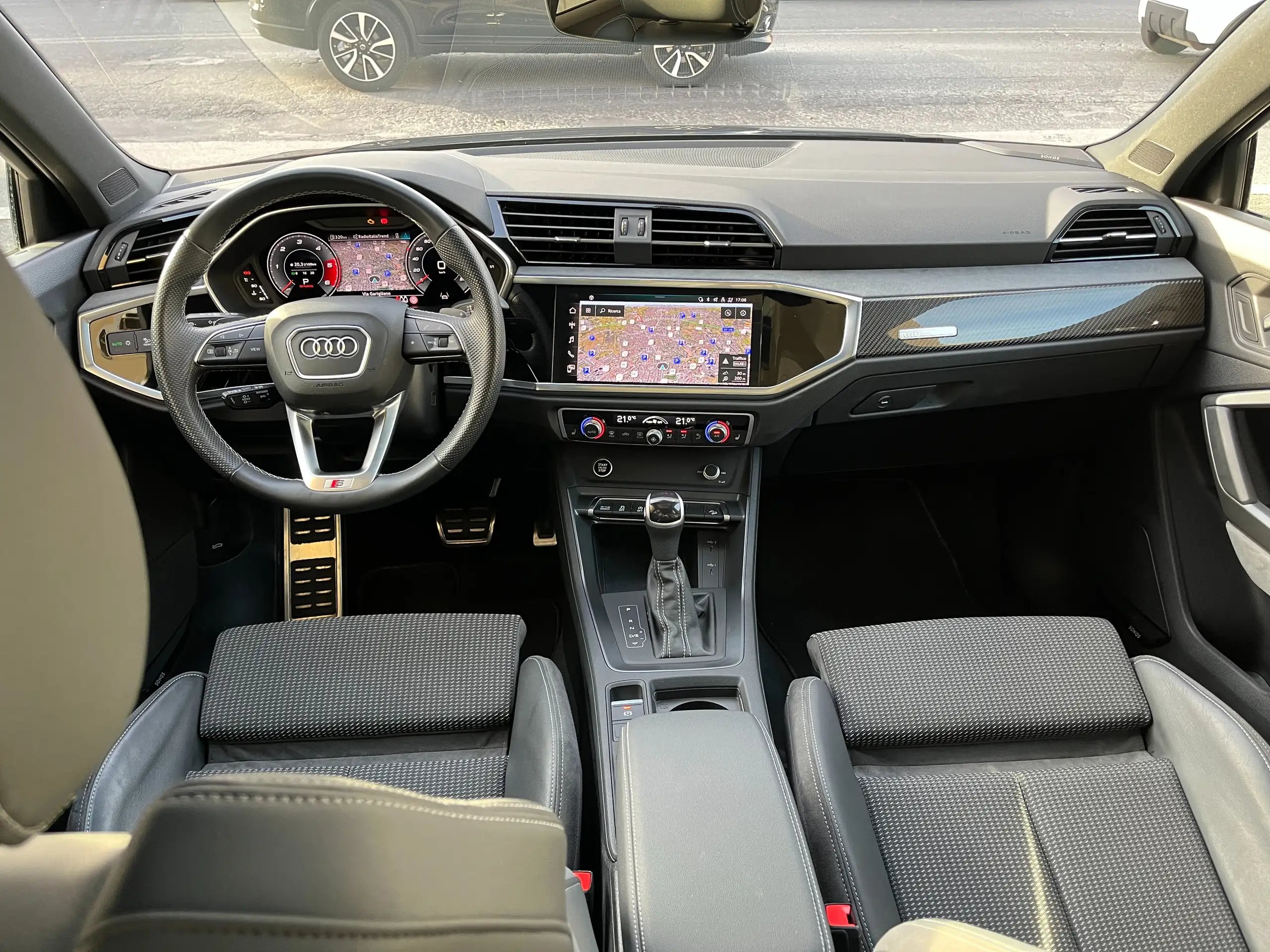 Audi - Q3