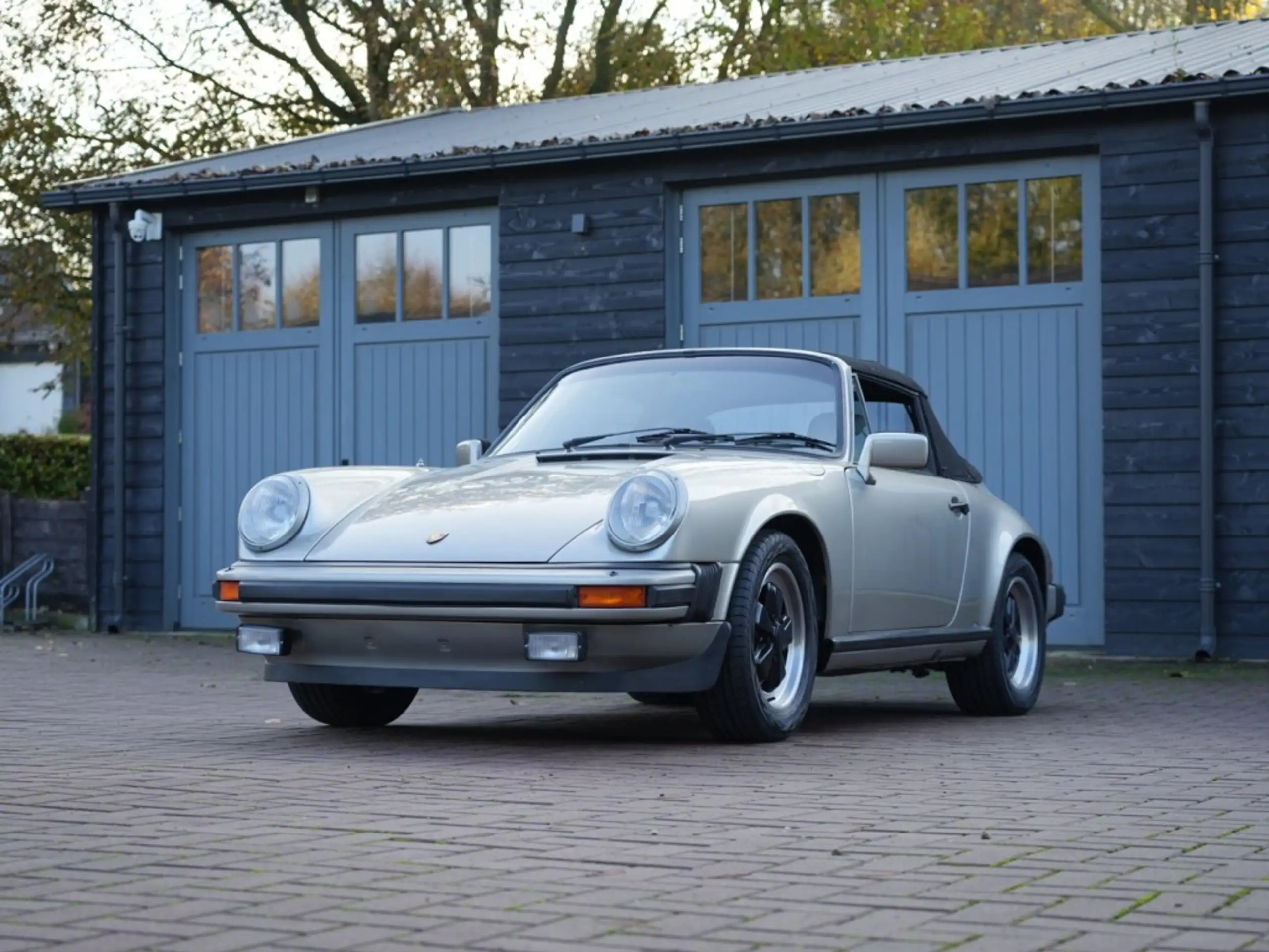 Porsche - 911