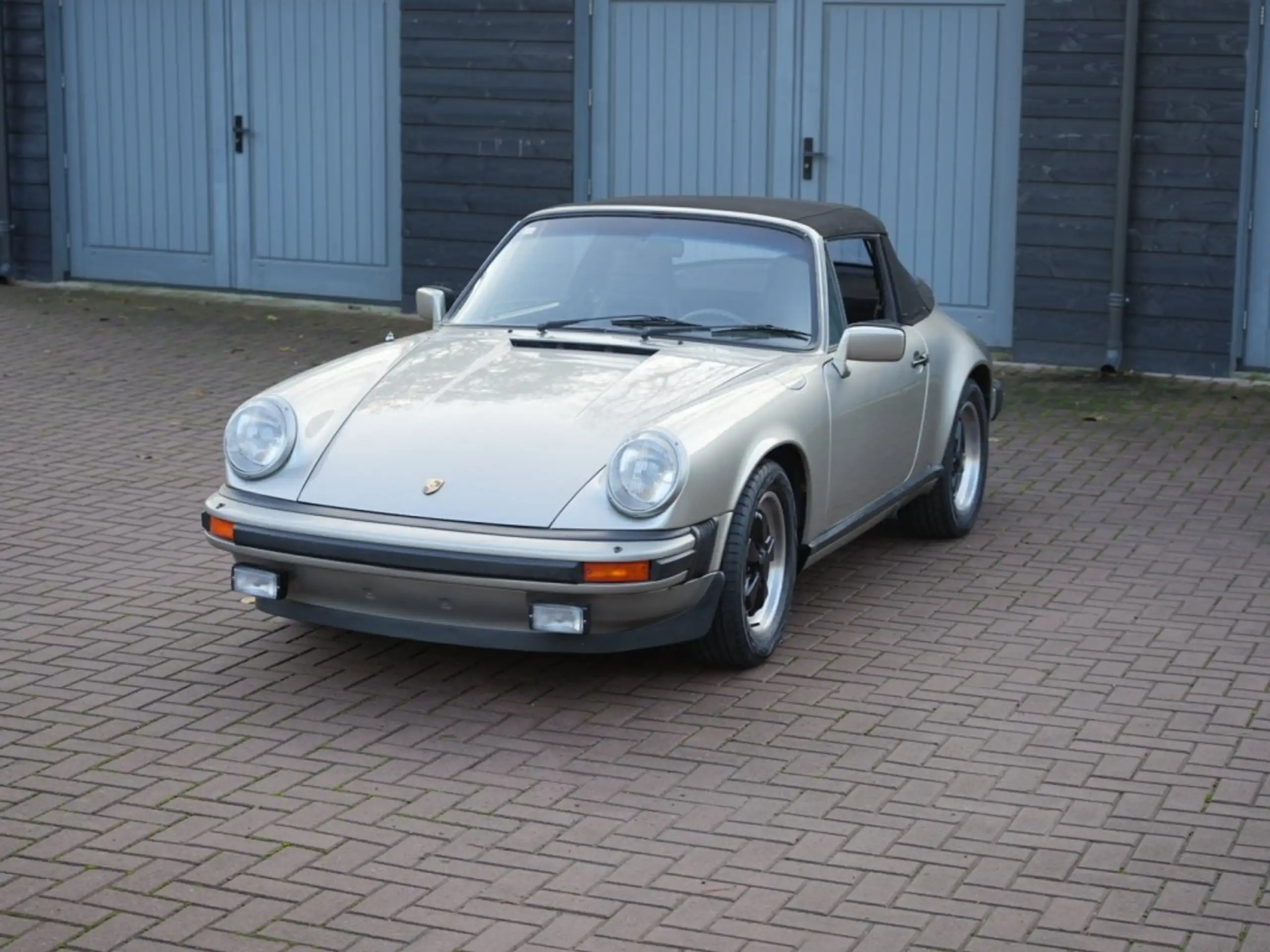 Porsche - 911