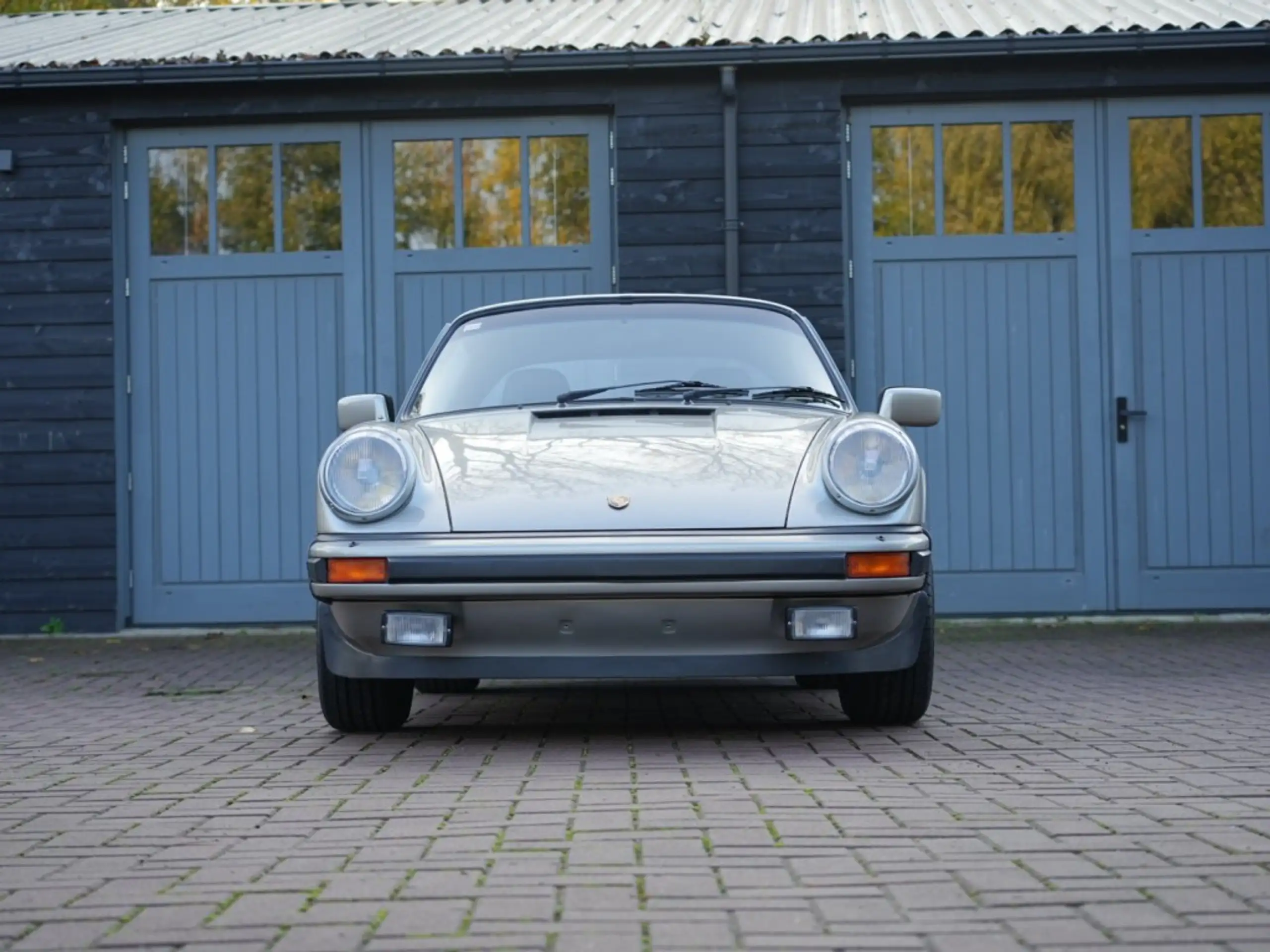 Porsche - 911