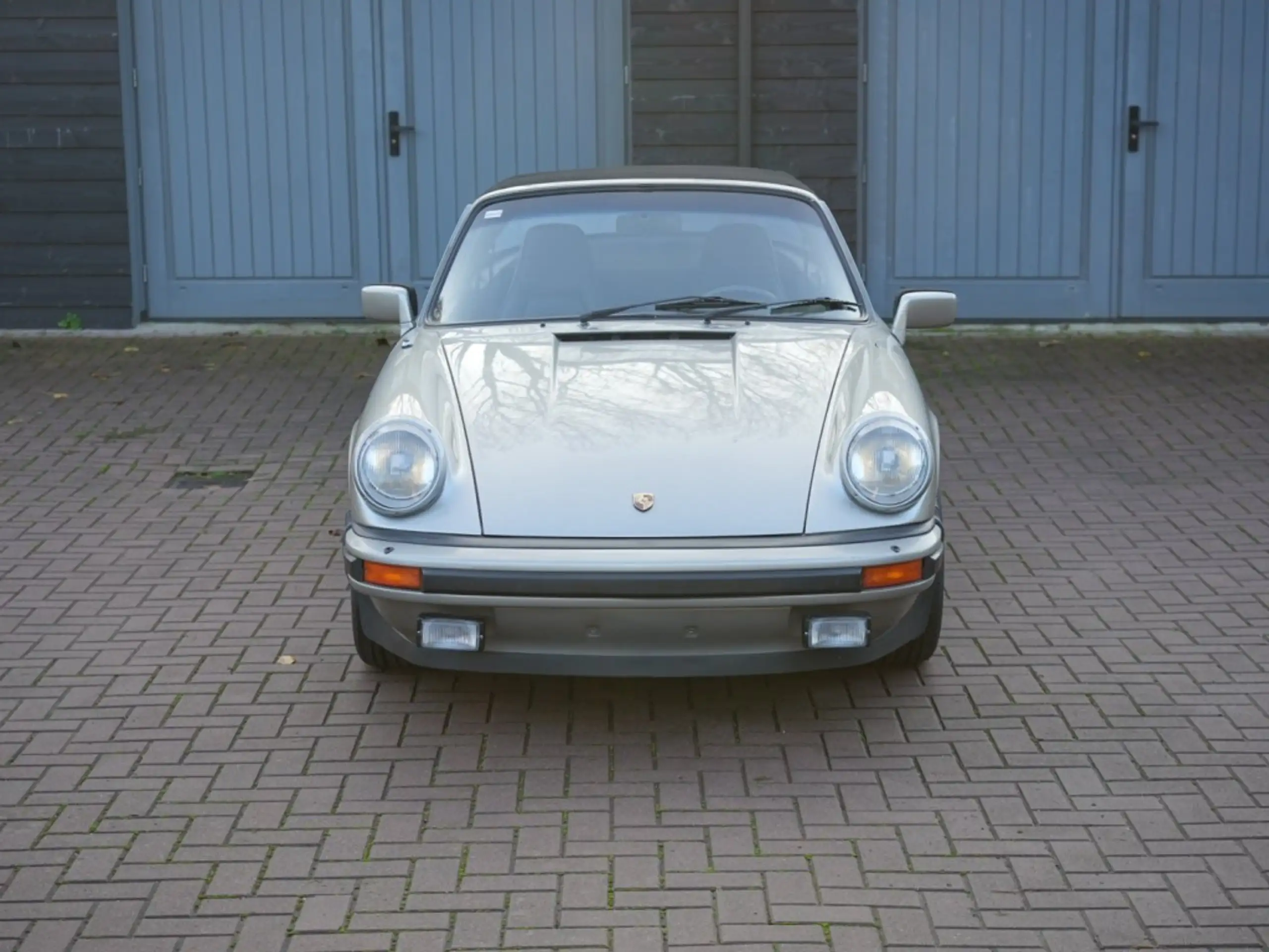 Porsche - 911