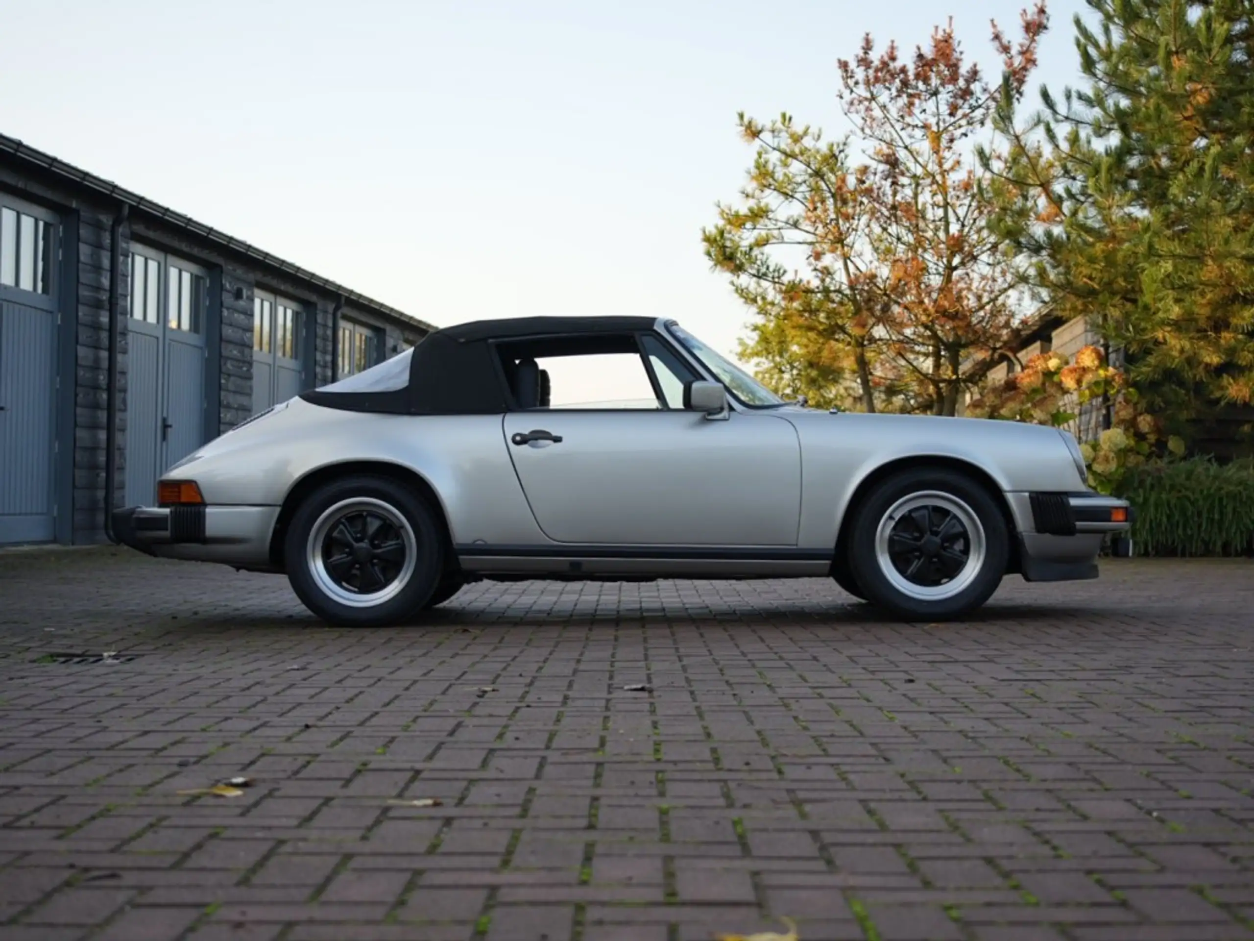 Porsche - 911