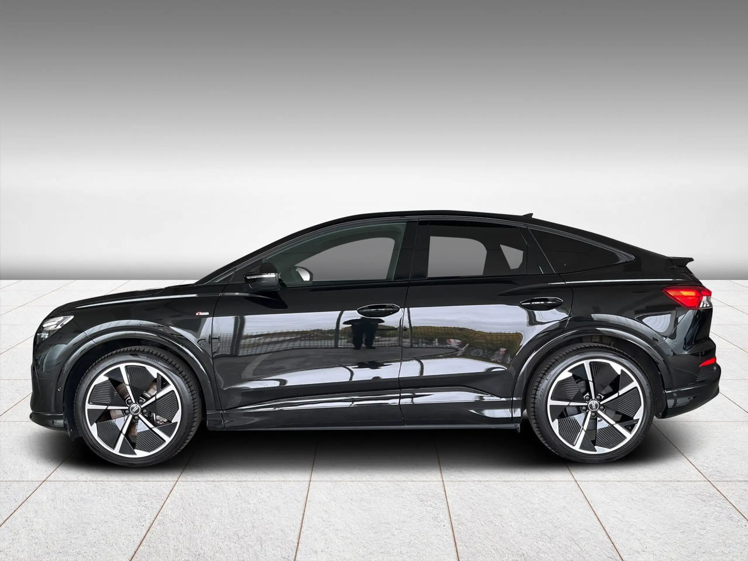 Audi - Q4 e-tron