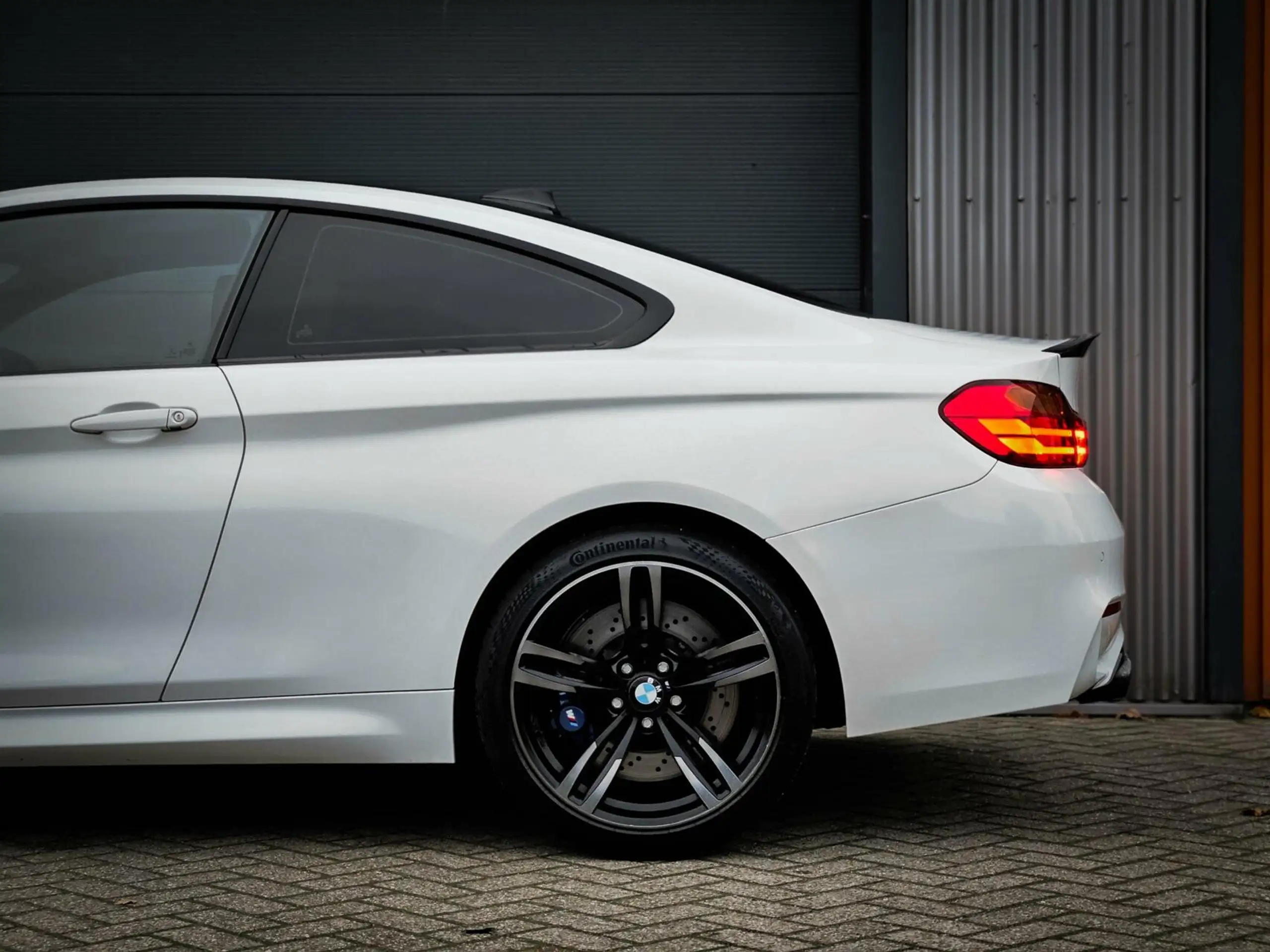 BMW - M4