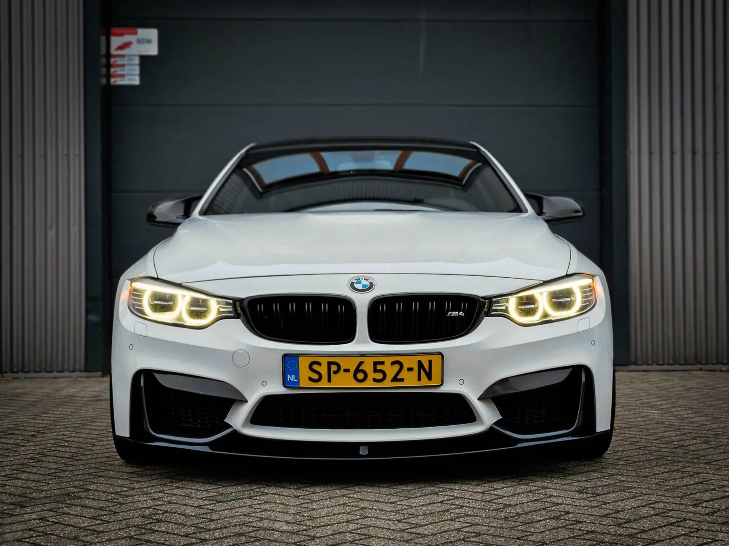 BMW - M4