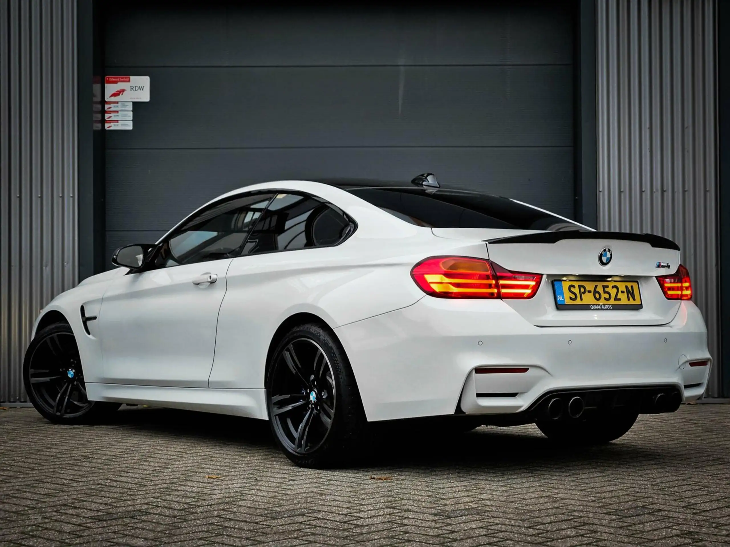 BMW - M4