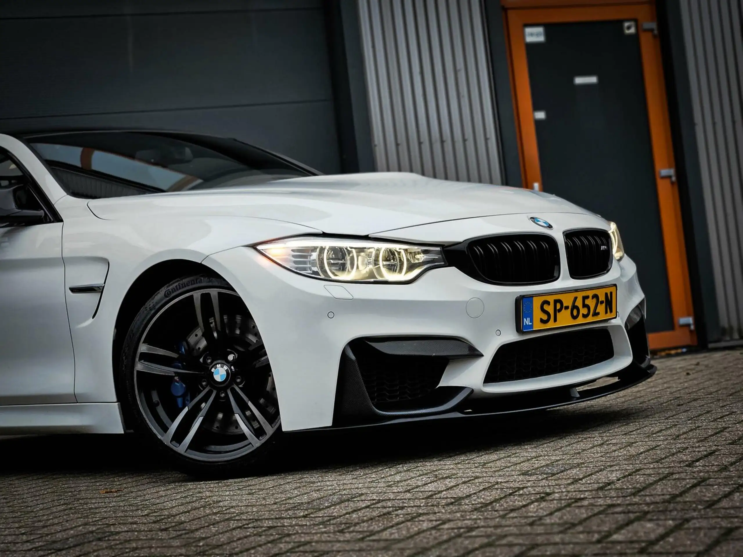 BMW - M4