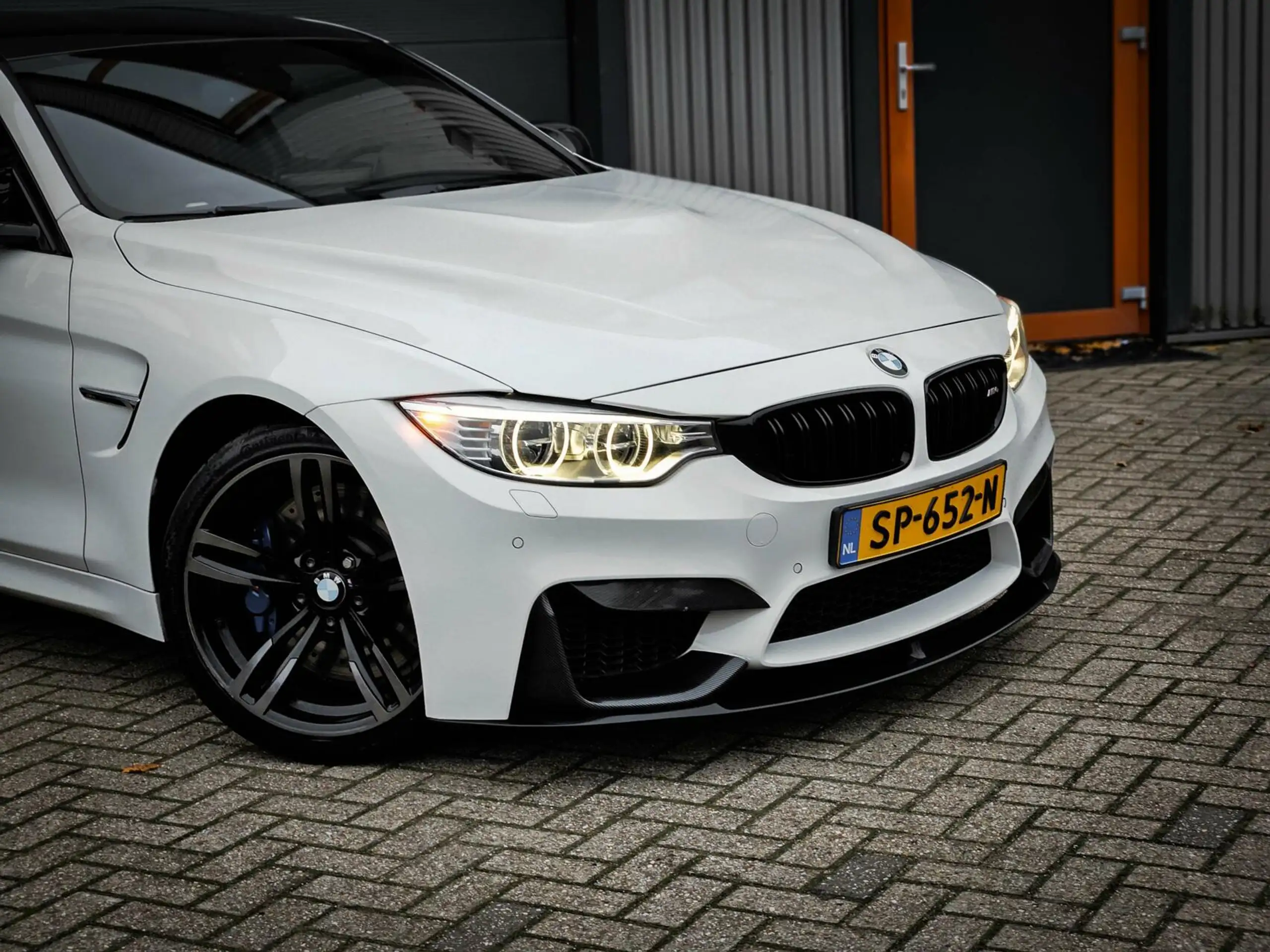 BMW - M4