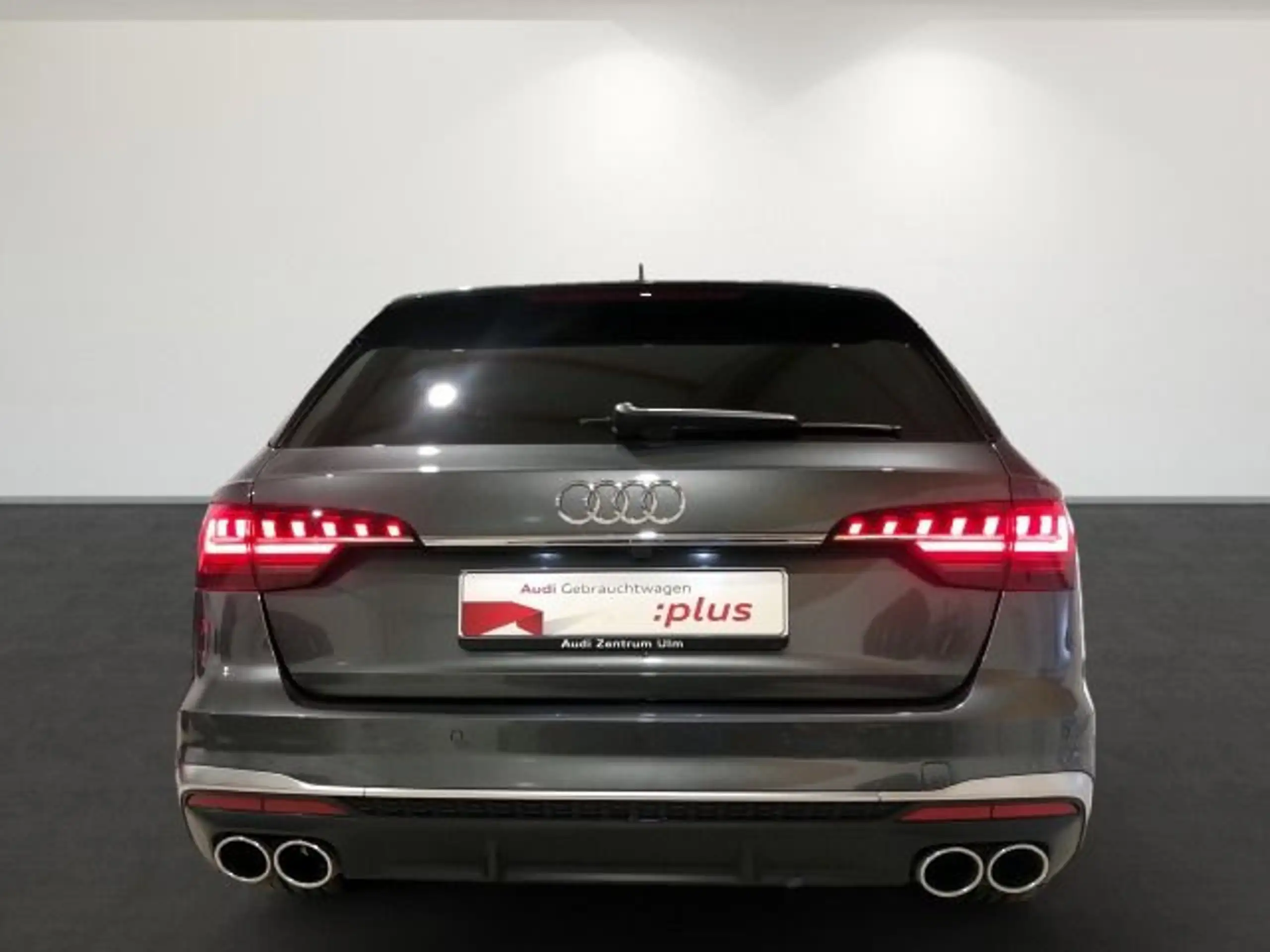 Audi - S4