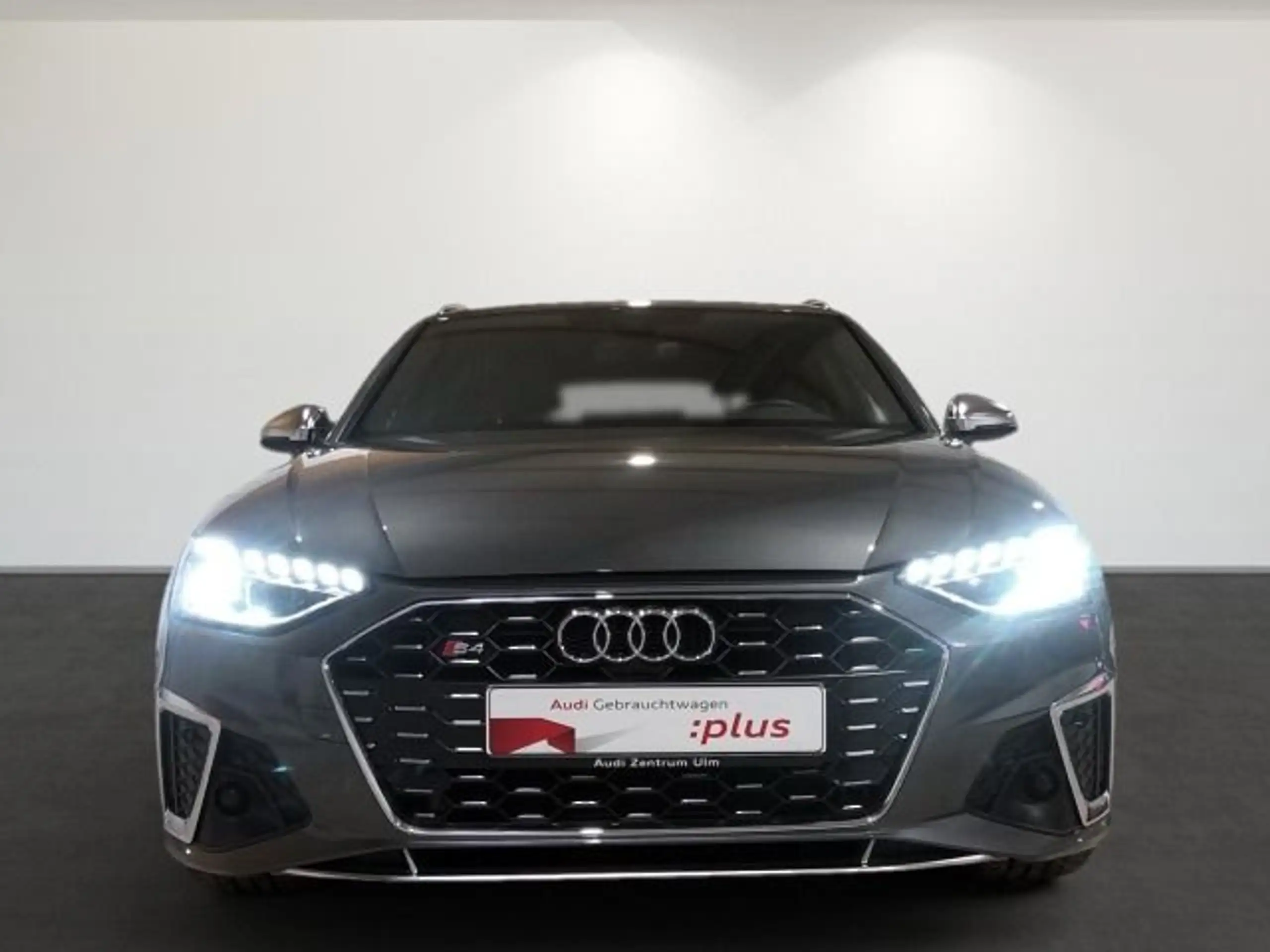 Audi - S4