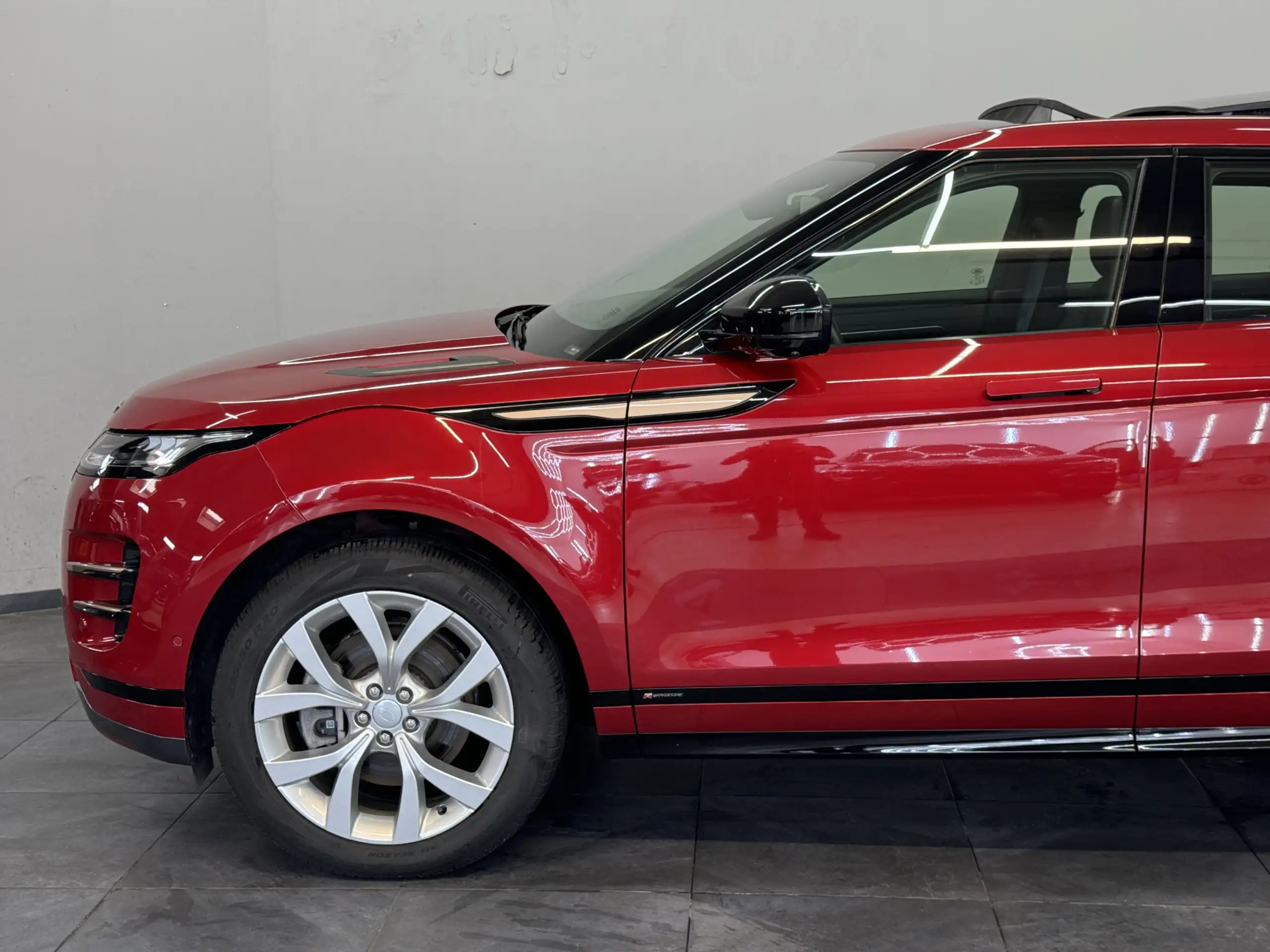 Land Rover - Range Rover Evoque