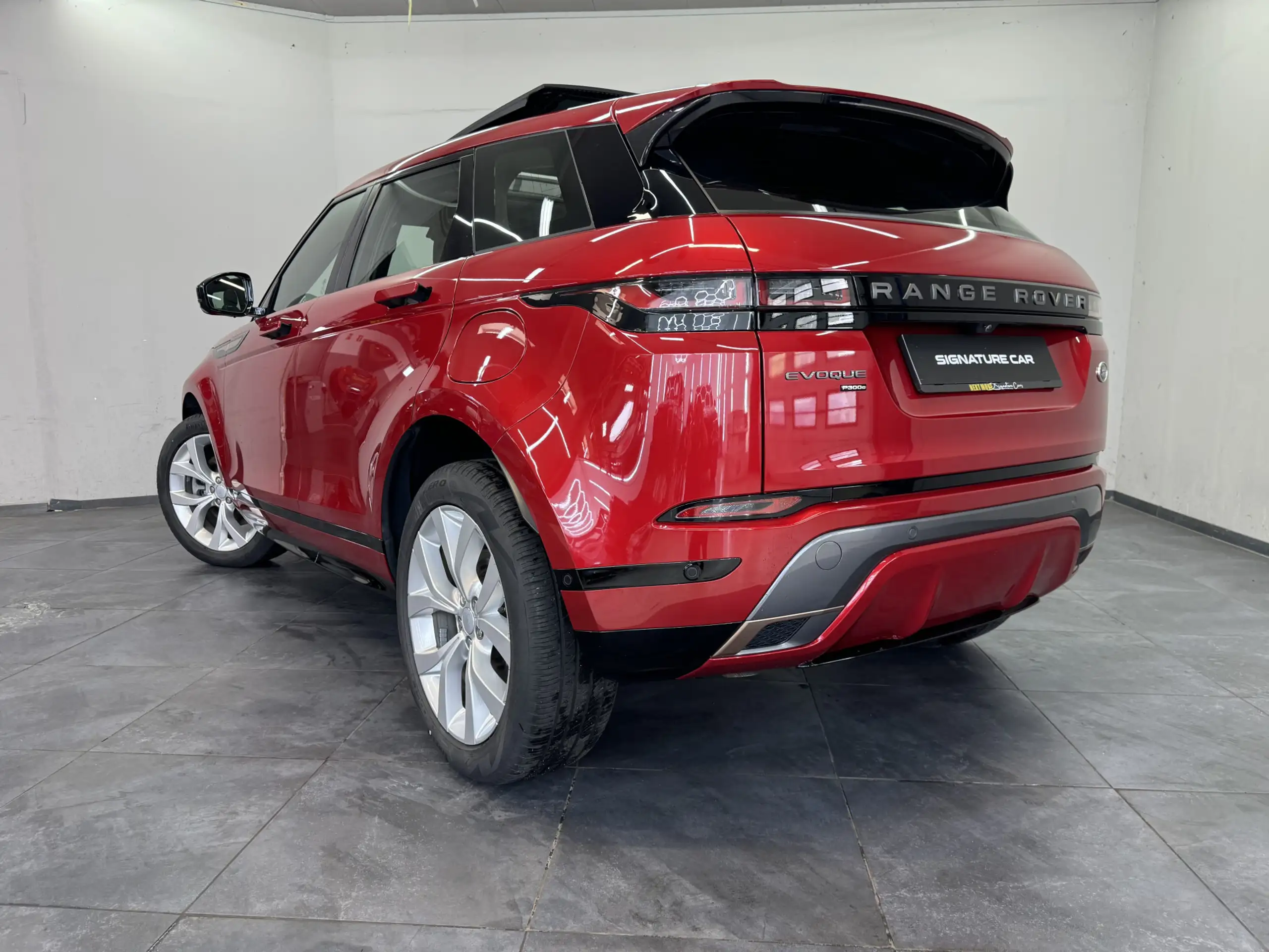 Land Rover - Range Rover Evoque