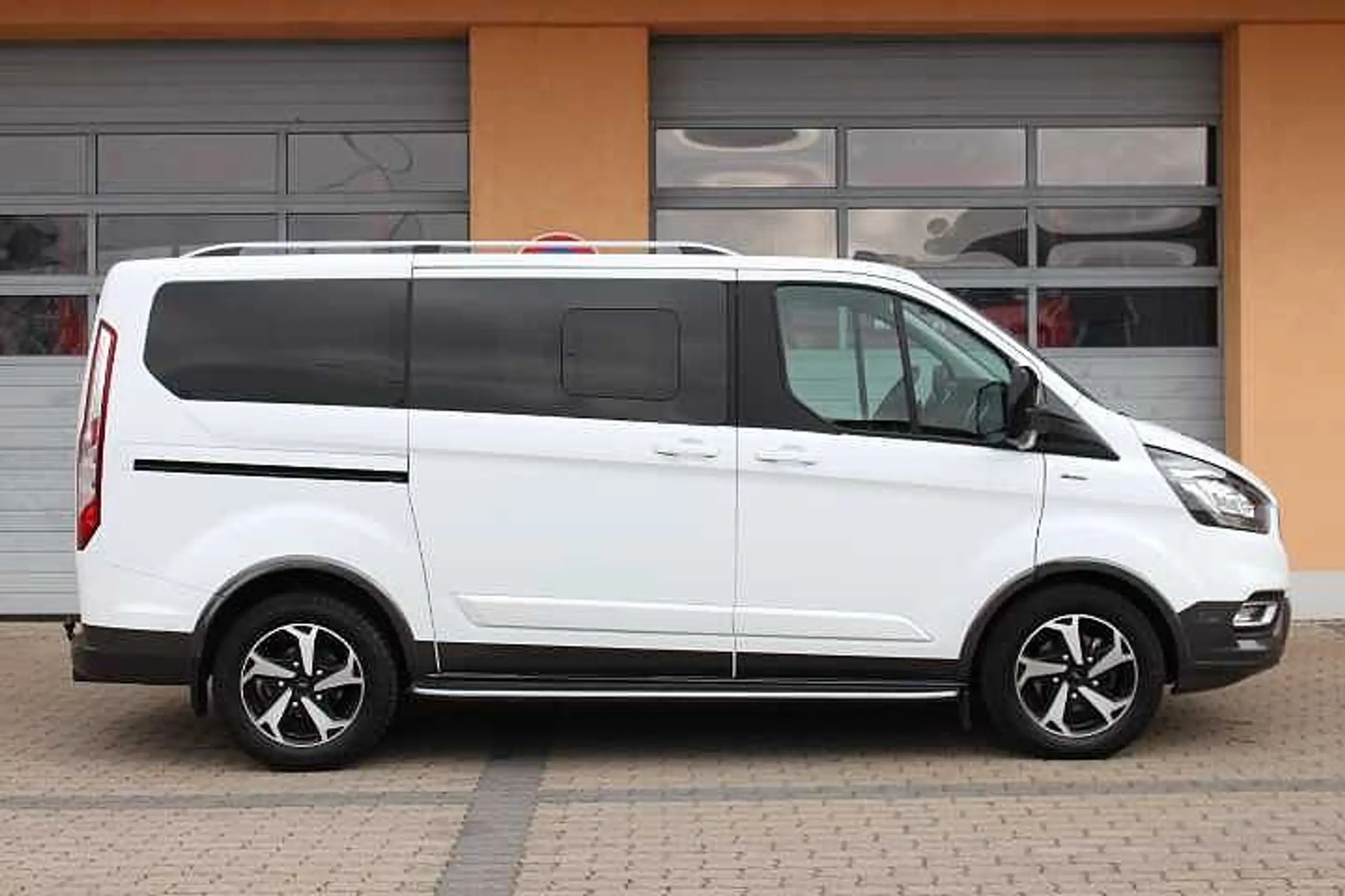 Ford - Tourneo Custom