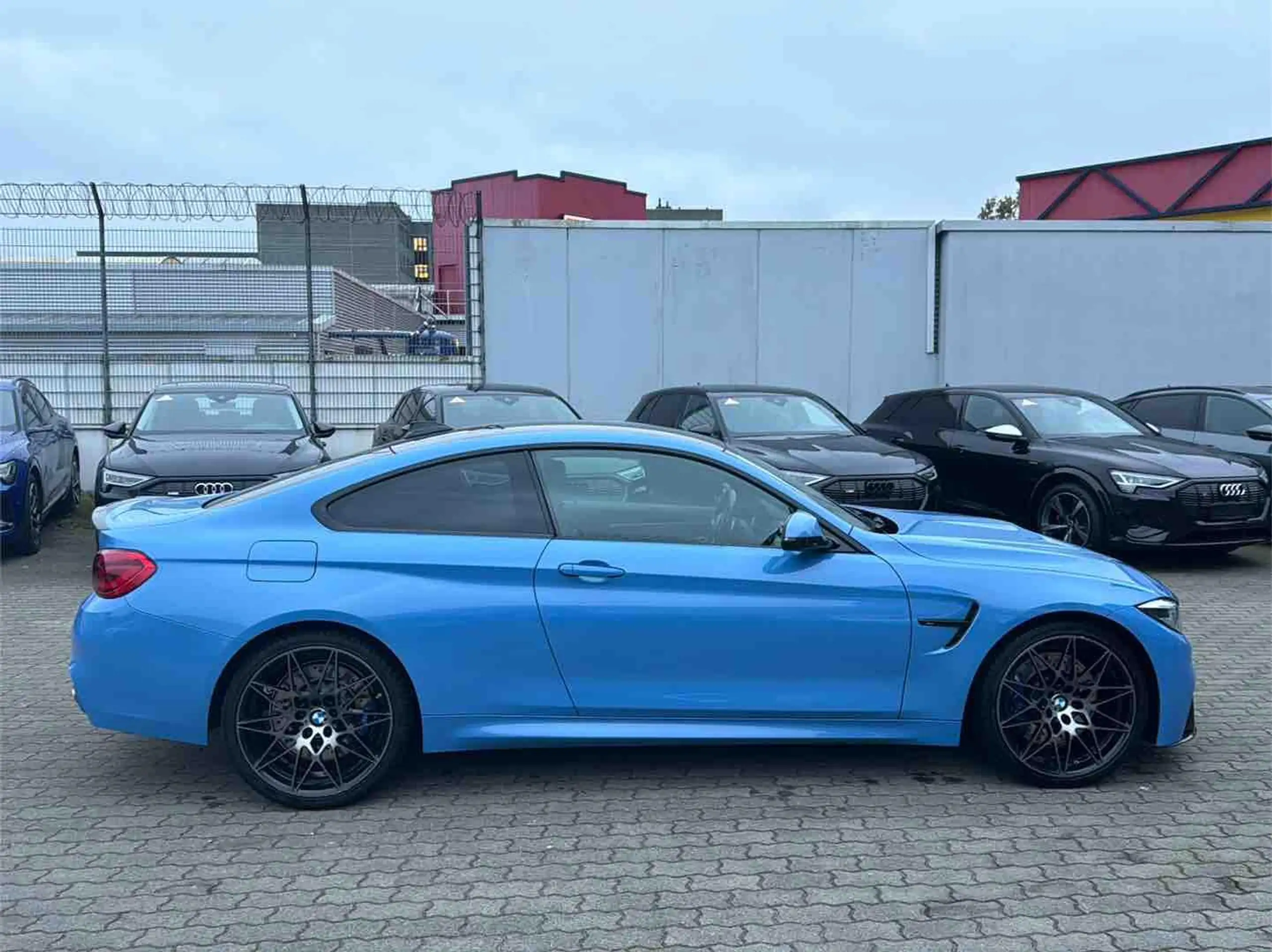 BMW - M4