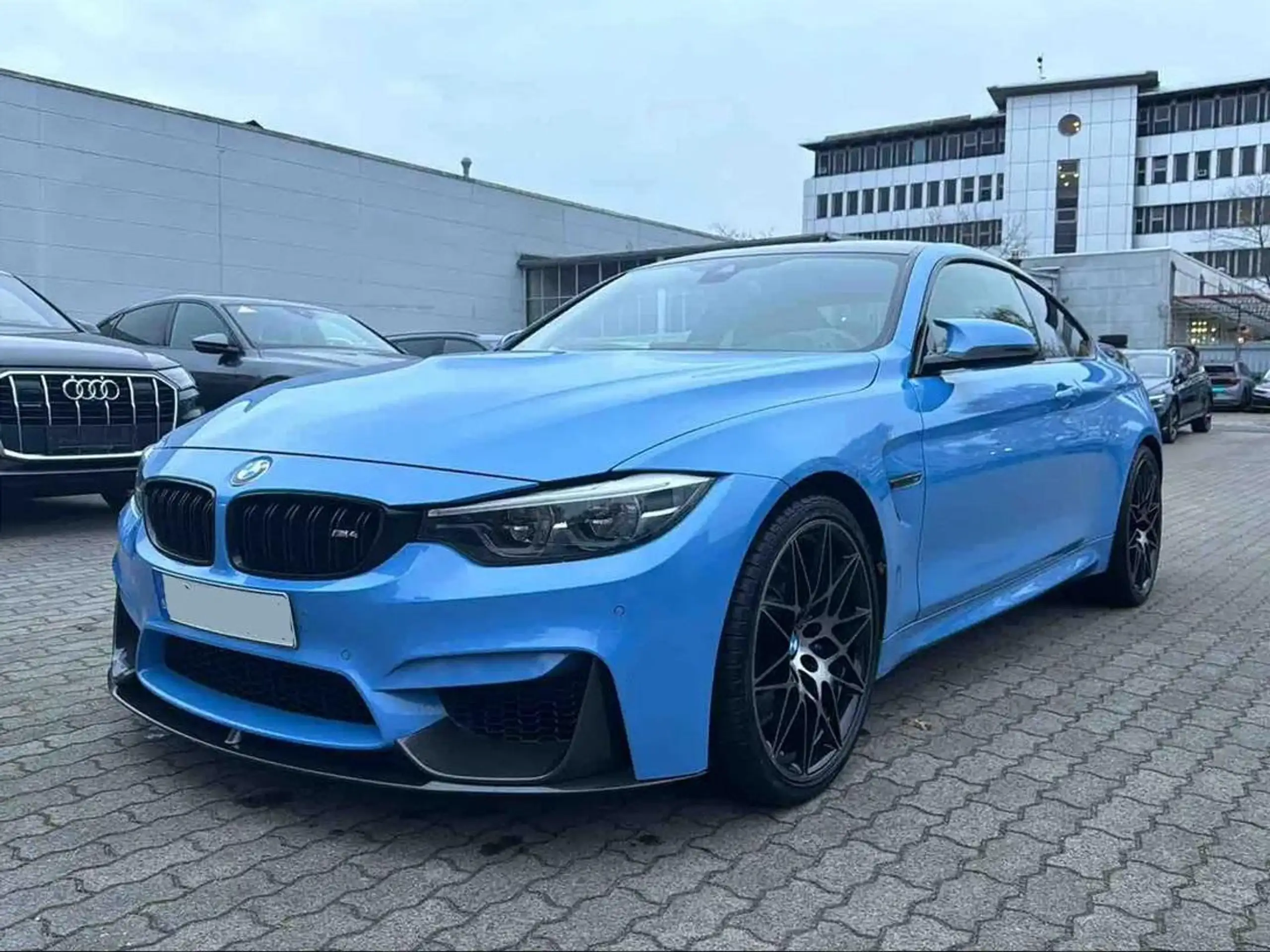 BMW - M4