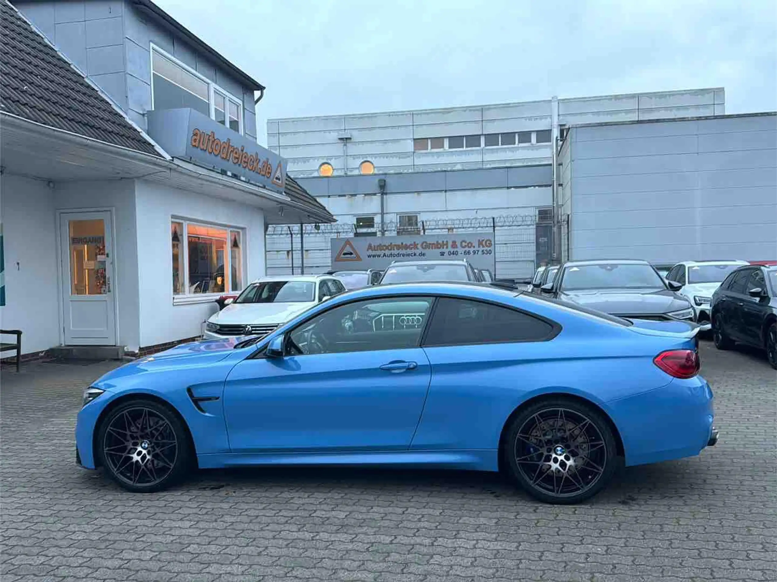 BMW - M4