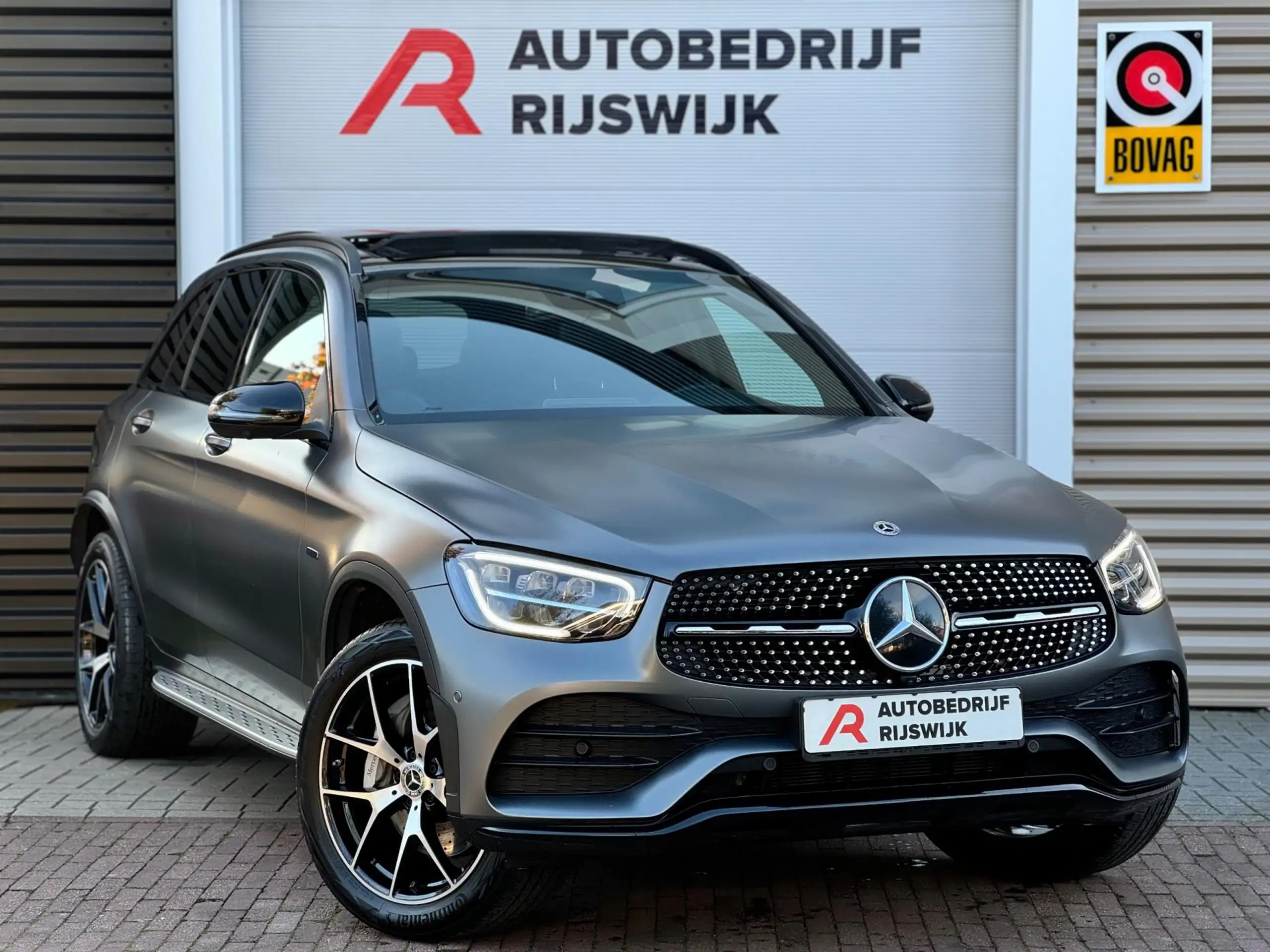 Mercedes-Benz - GLC 300