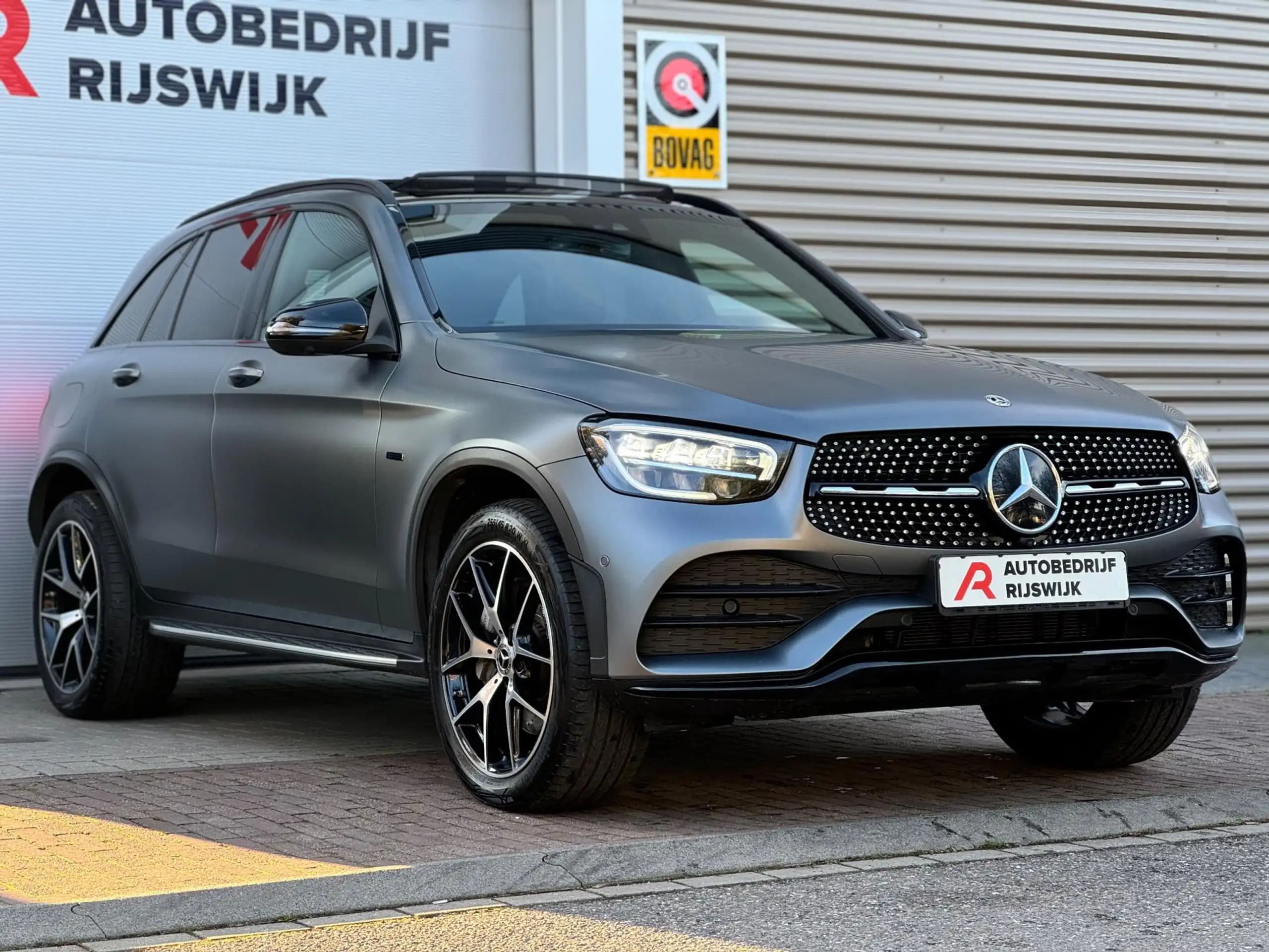 Mercedes-Benz - GLC 300