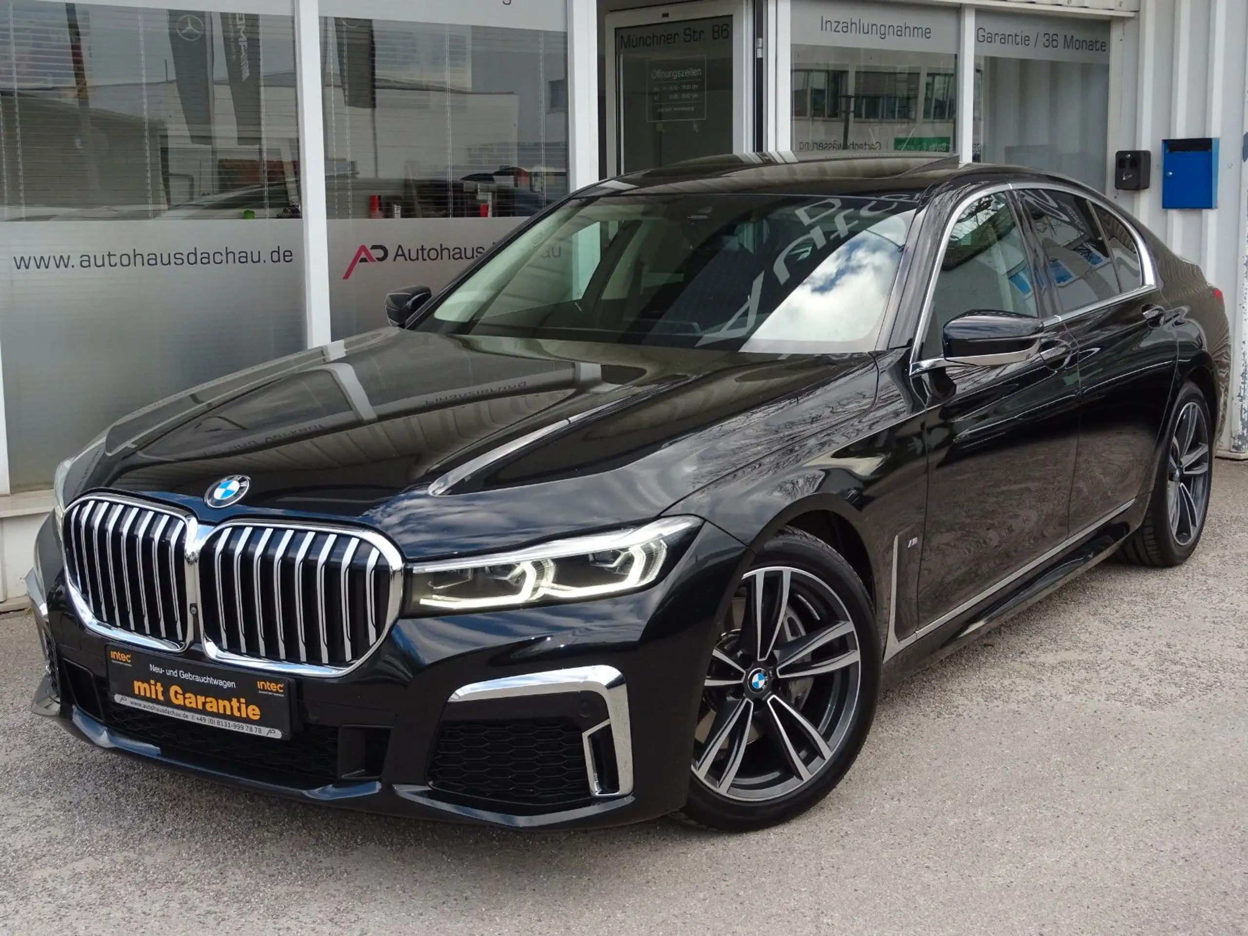 BMW - 730