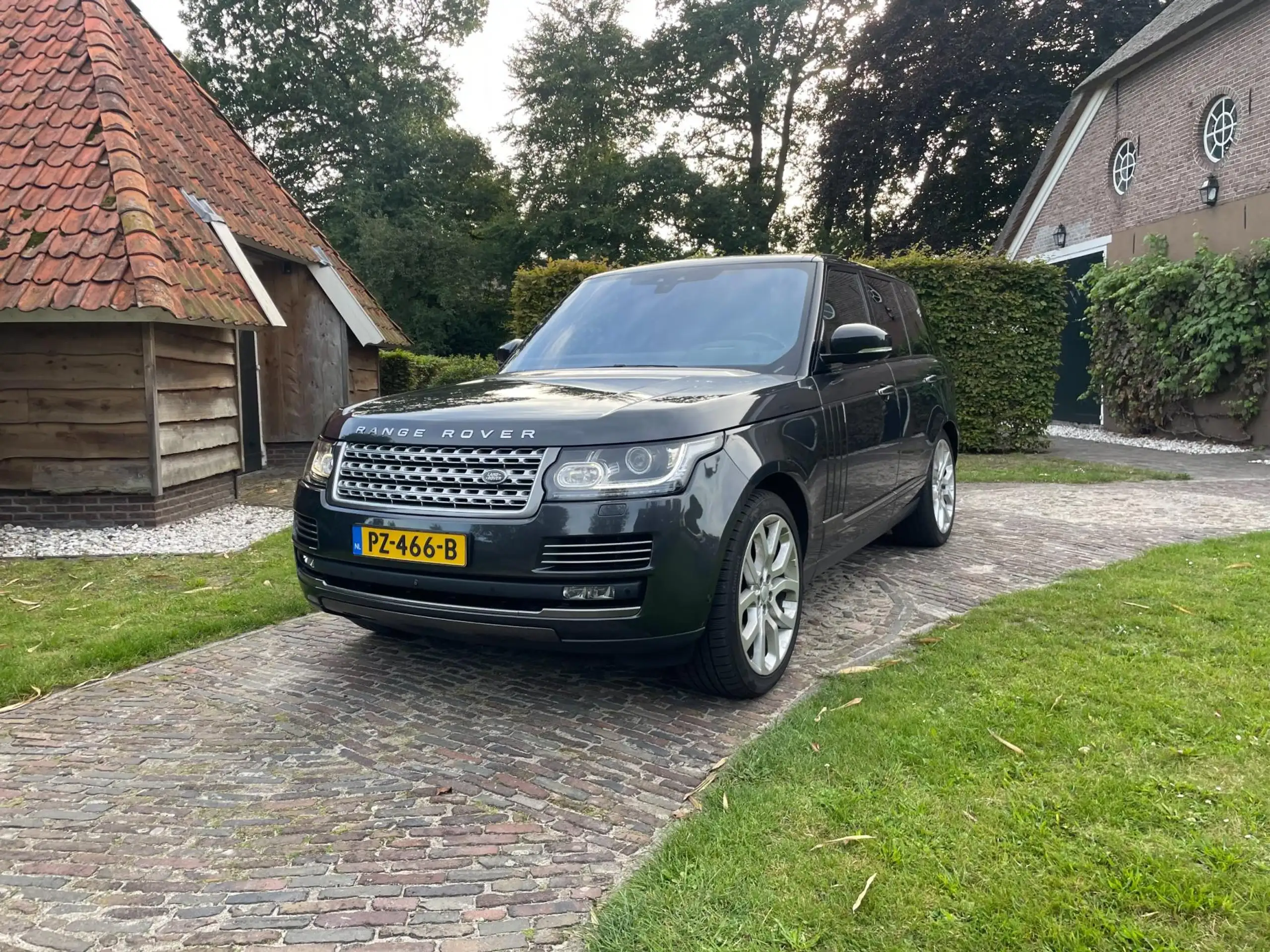 Land Rover - Range Rover