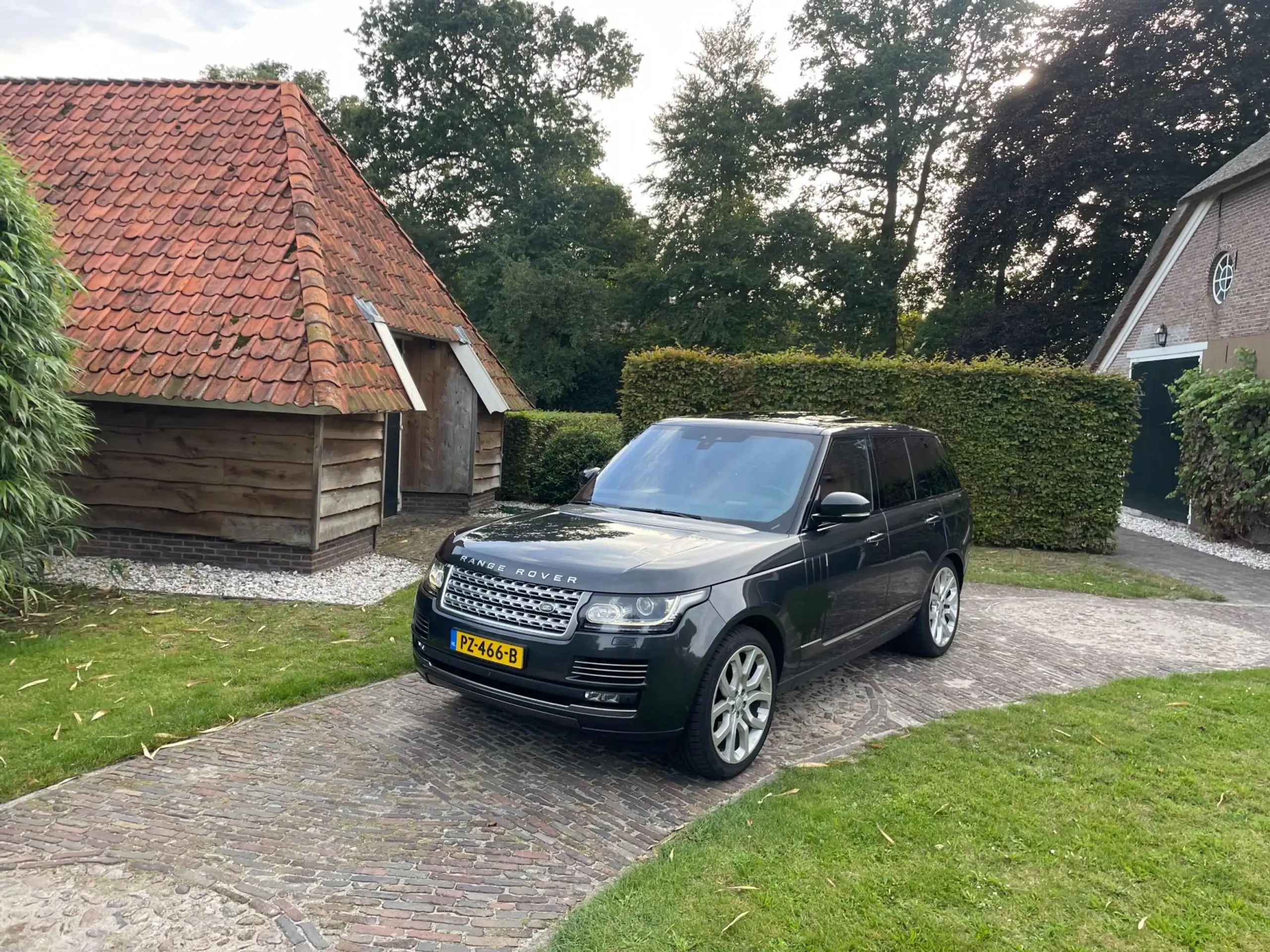 Land Rover - Range Rover