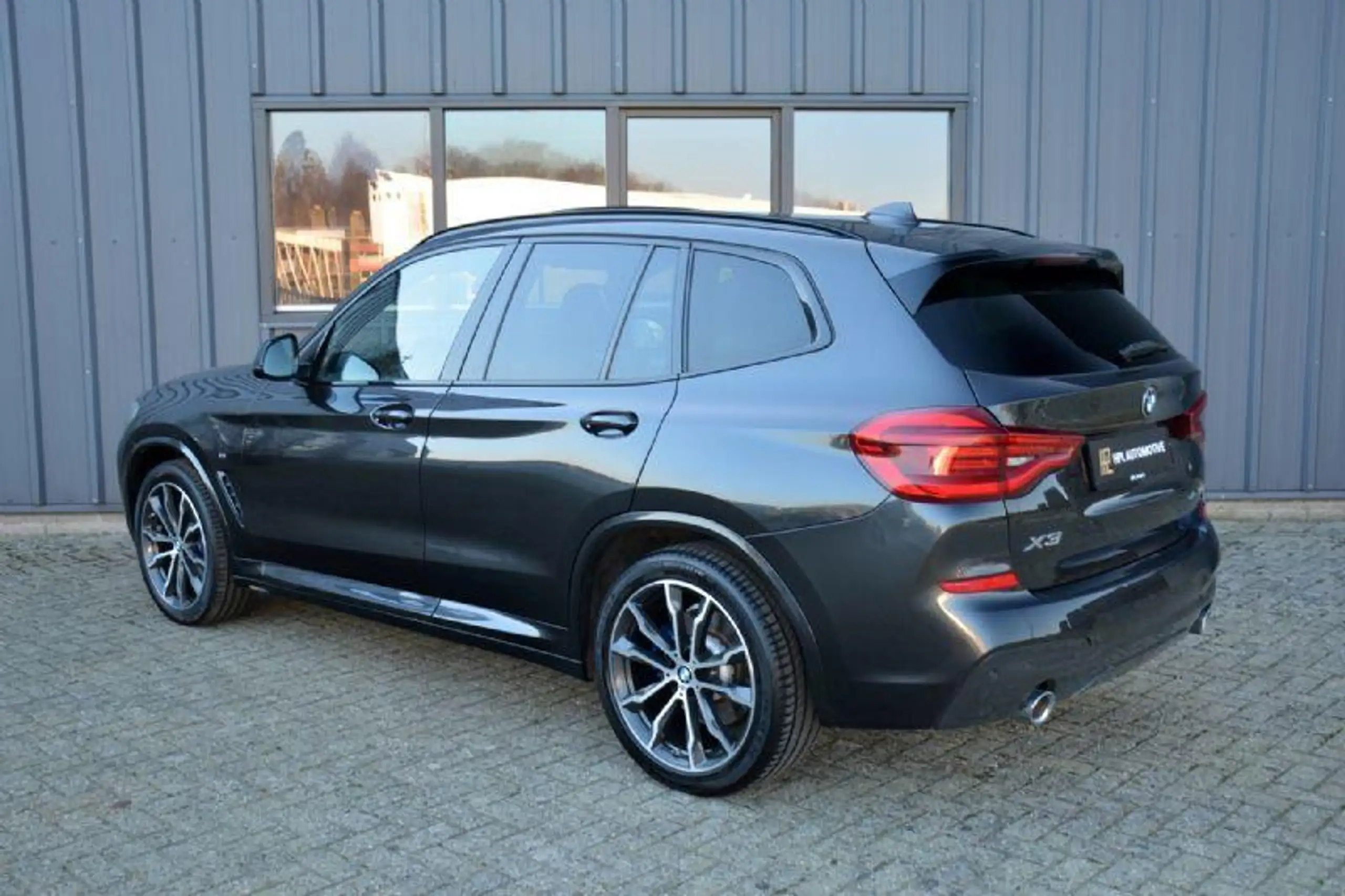 BMW - X3